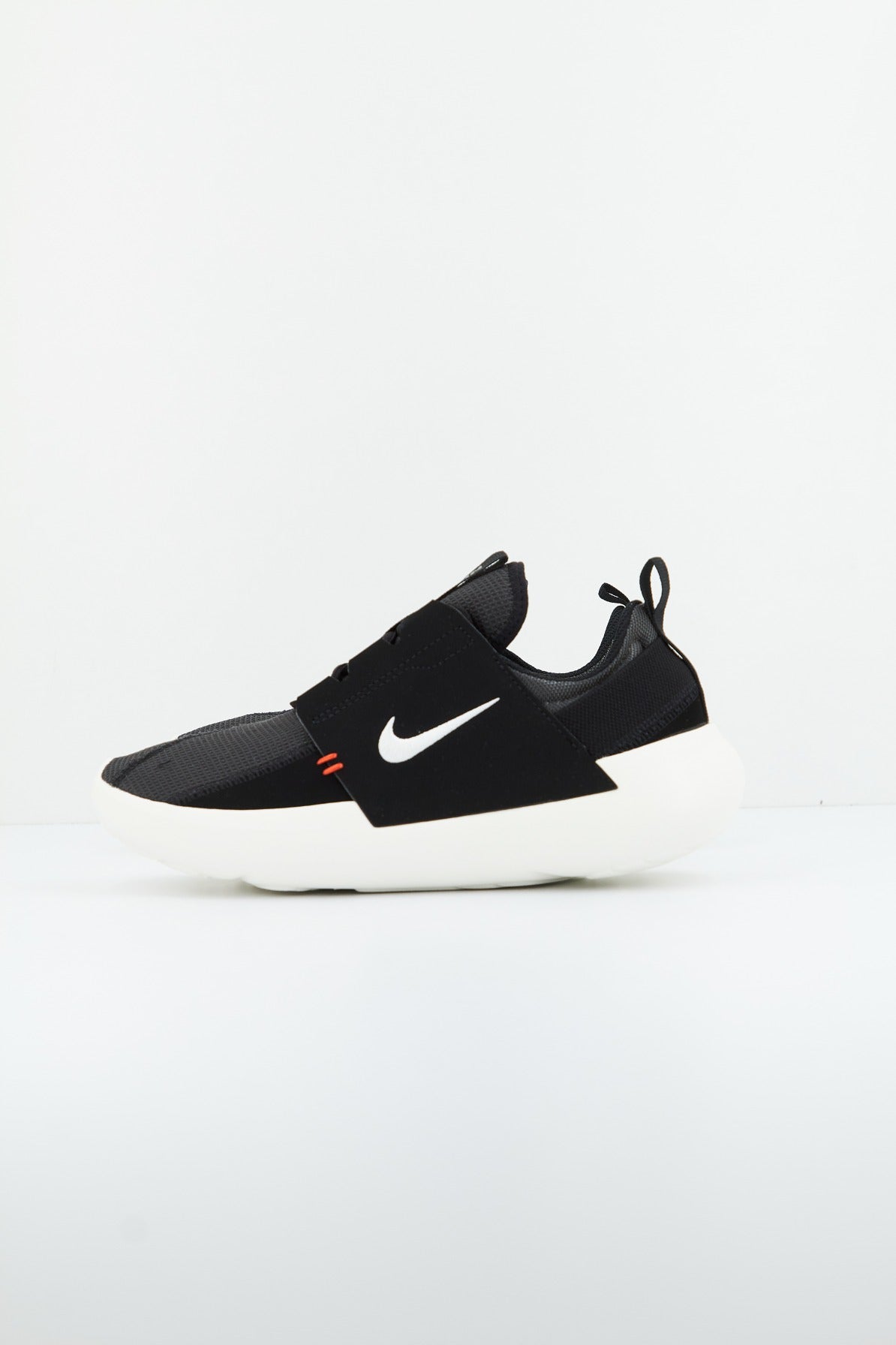 NIKE E-SERIES AD en color NEGRO  (1)