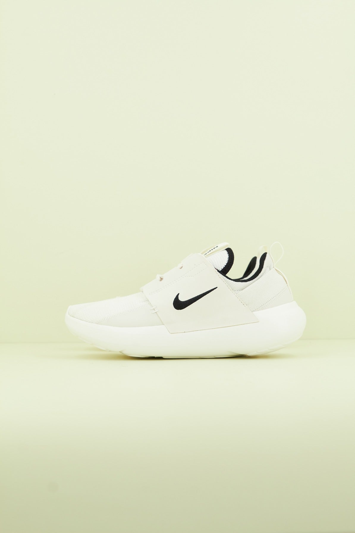 NIKE E-SERIES AD en color BLANCO  (1)