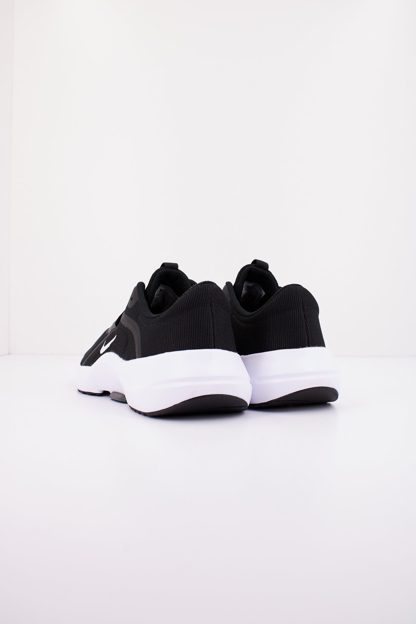 NIKE IN-SEASON TR  en color NEGRO  (3)