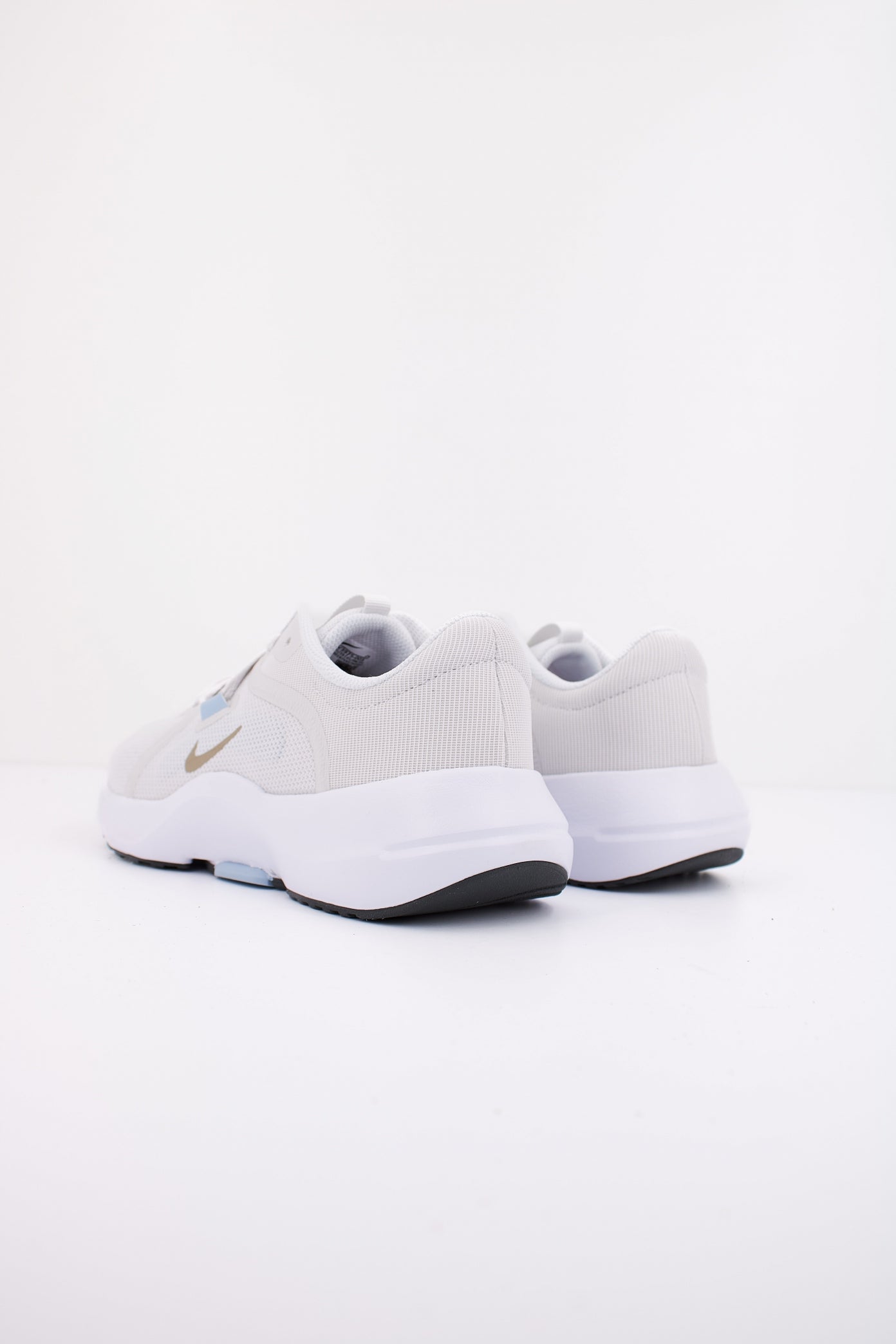 NIKE IN-SEASON TR  en color BLANCO  (3)