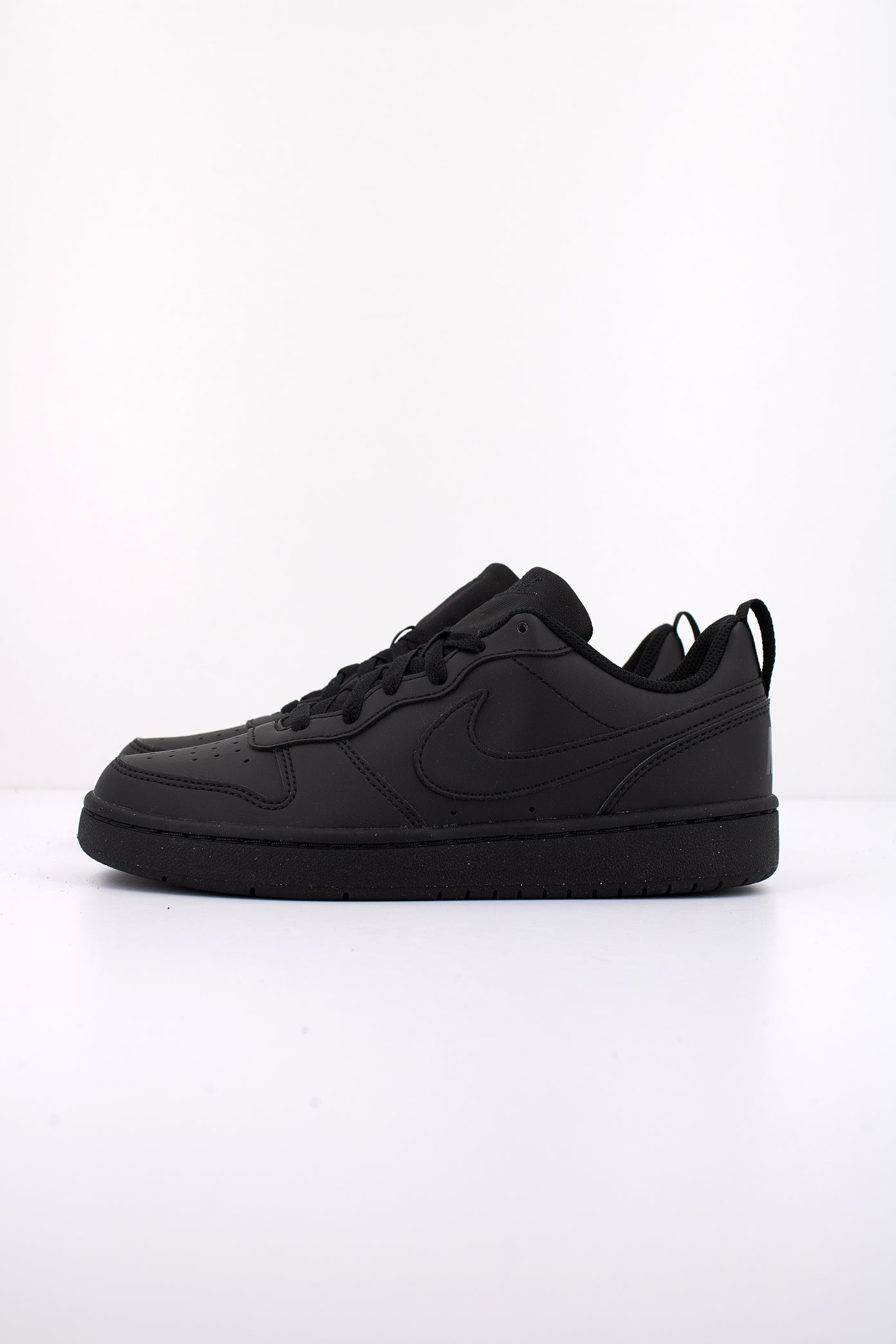 NIKE COURT BOROUGH LOW RECRA en color NEGRO  (1)