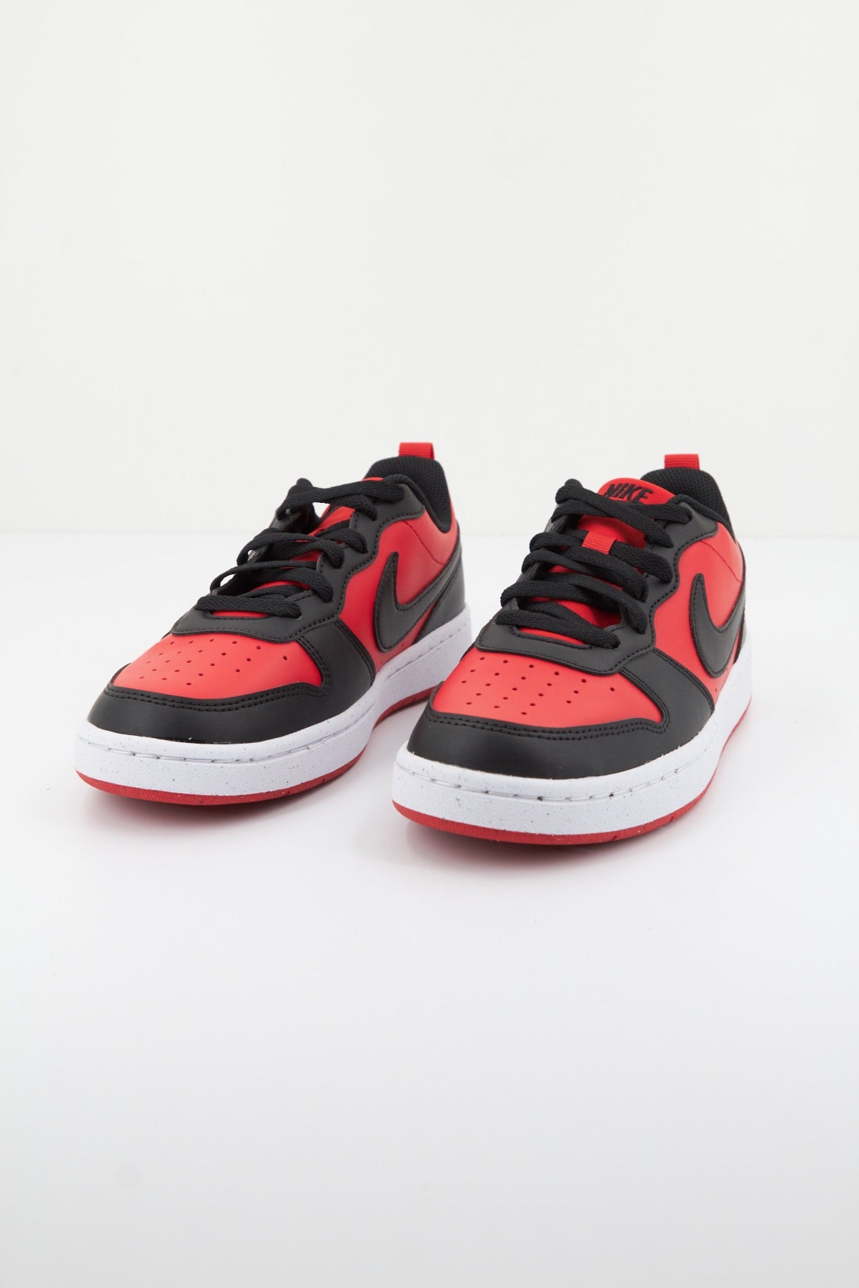 NIKE COURT BOROUGH LOW RECRAFT GS en color ROJO  (3)