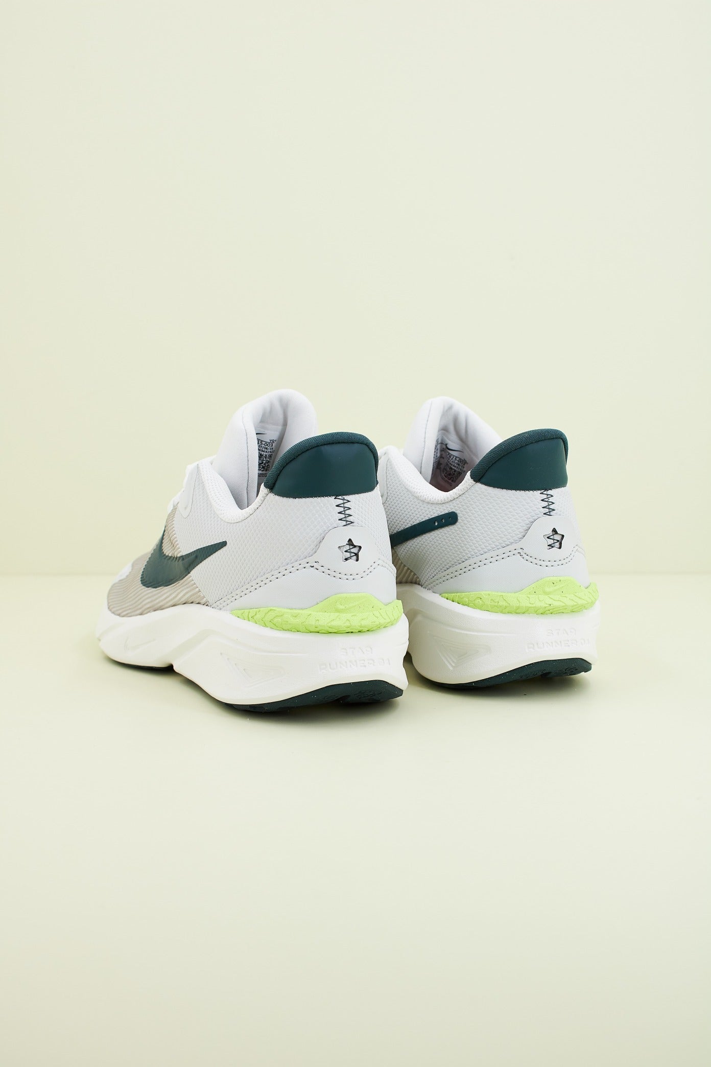 NIKE STAR RUNNER  en color GRIS  (3)