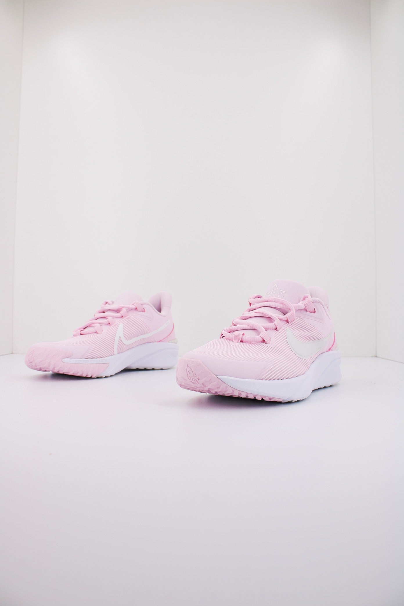 NIKE RUNNER  NN en color ROSA  (2)