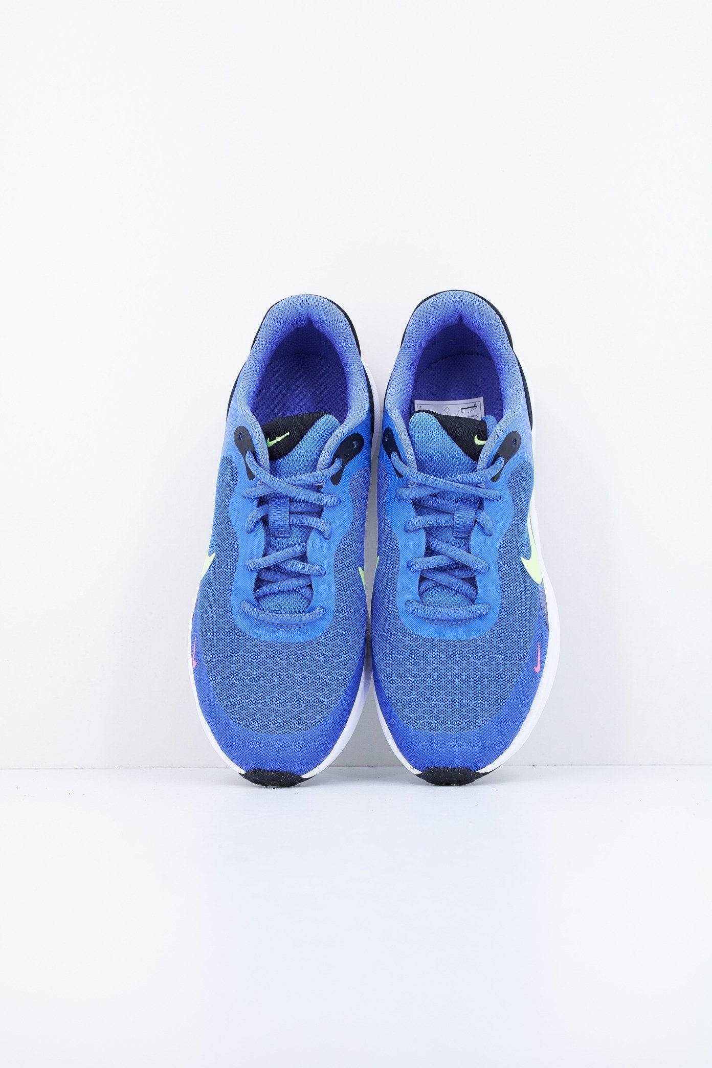 NIKE REVOLUTION  en color AZUL  (2)