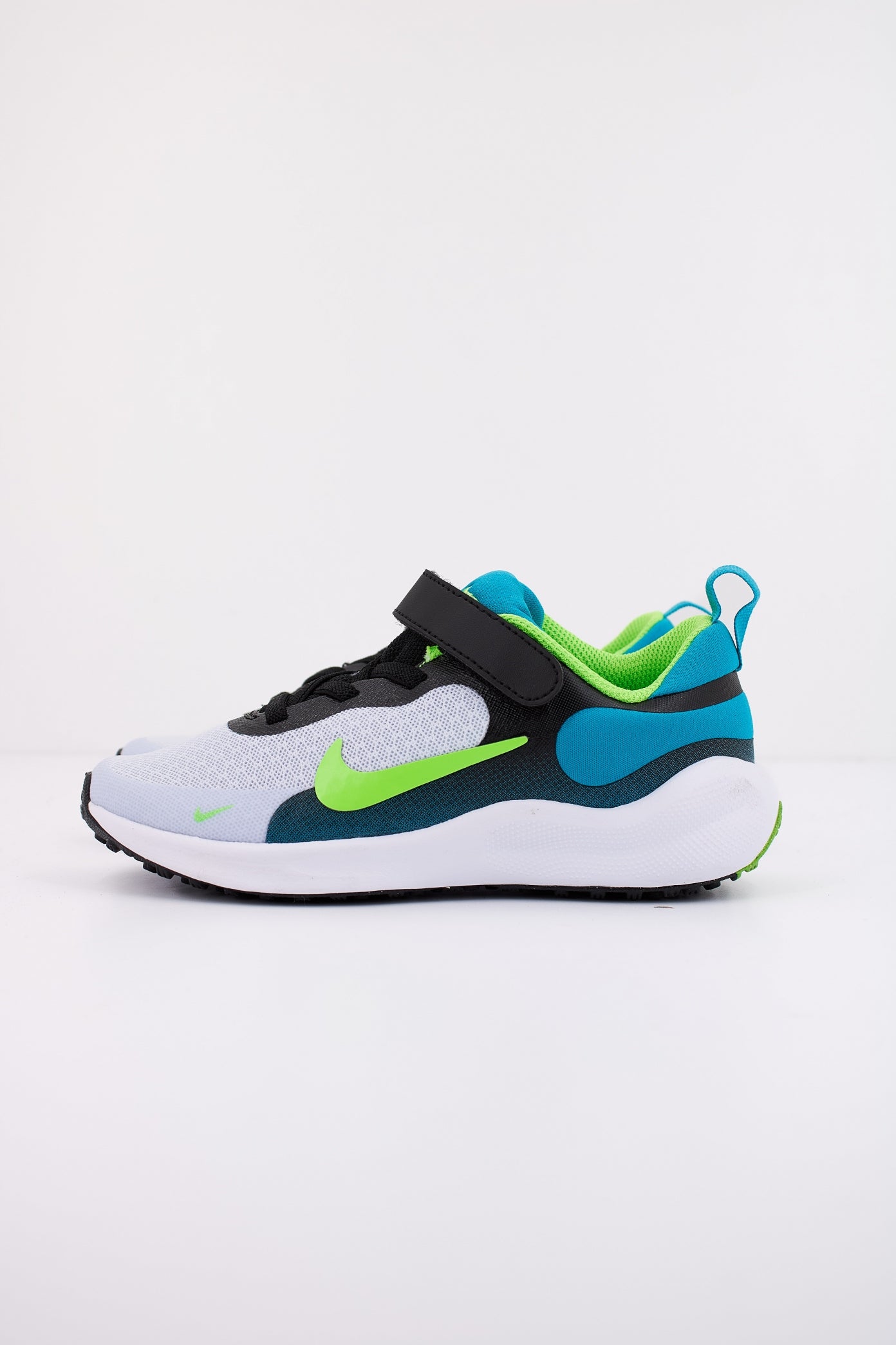 NIKE REVOLTION  en color AZUL  (1)