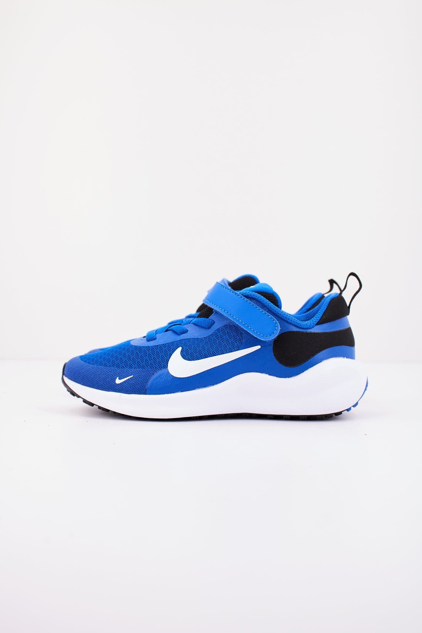 NIKE REVOLUTION  en color AZUL  (1)