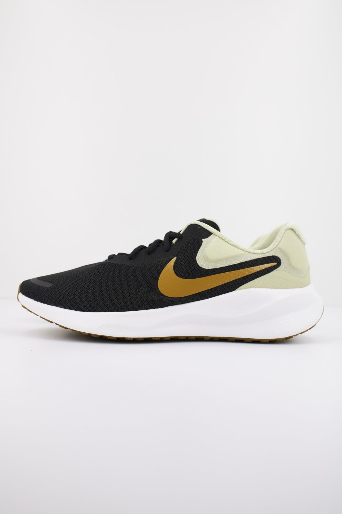 NIKE REVOLUTION  en color NEGRO  (1)