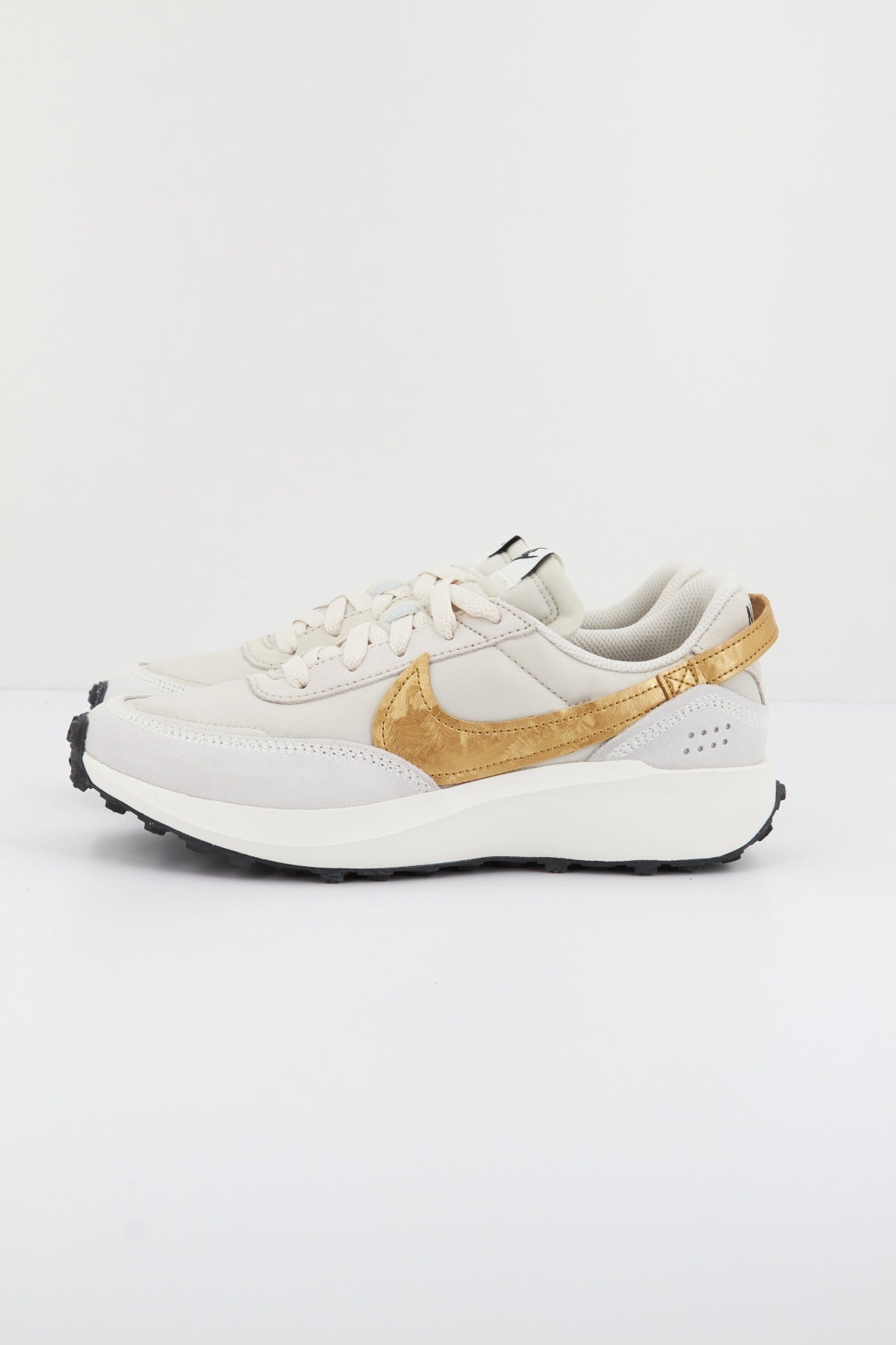 NIKE WAFFLE DEBUT ESS en color BLANCO  (1)