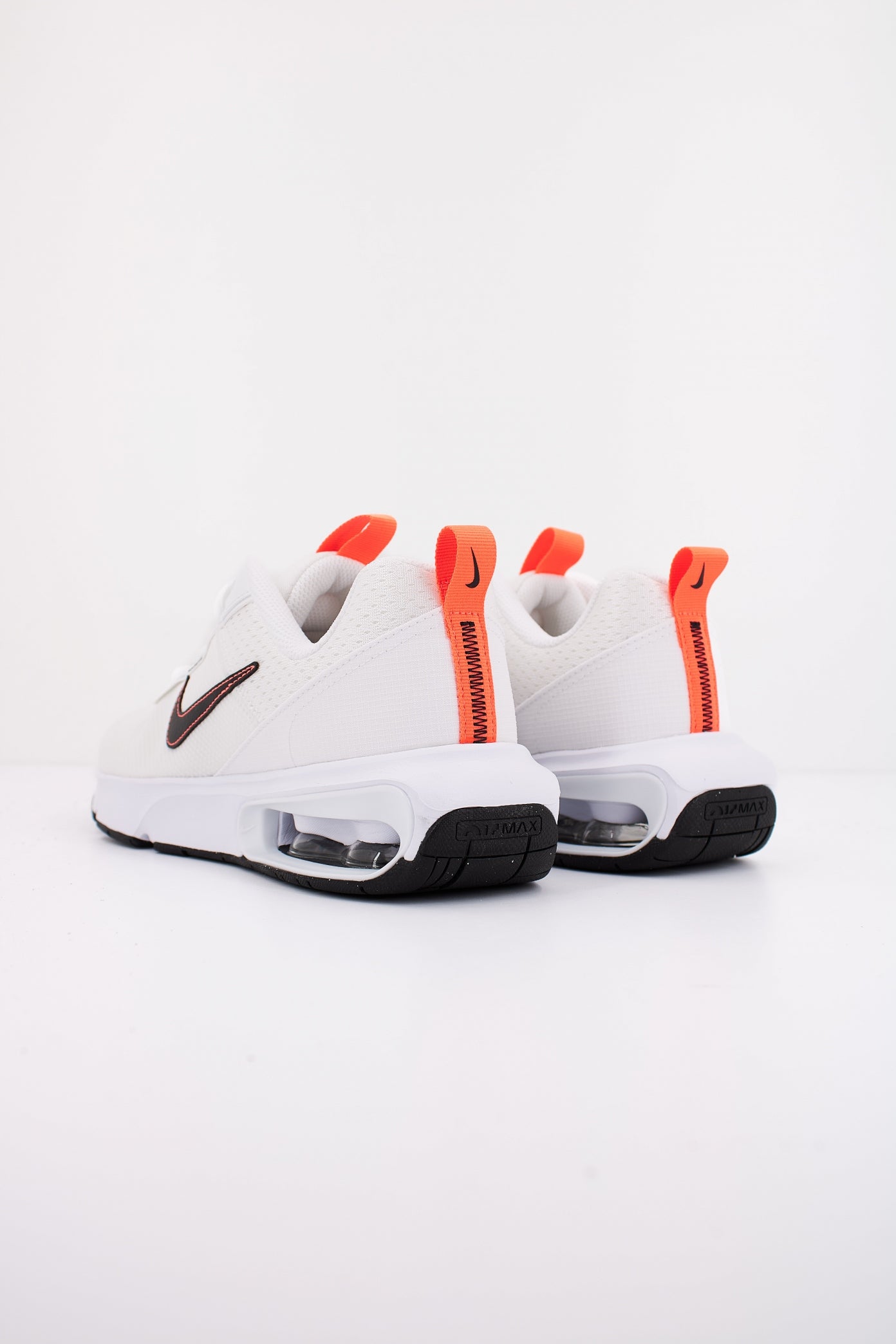 NIKE MAX INTRLK  BIG K en color BLANCO  (3)