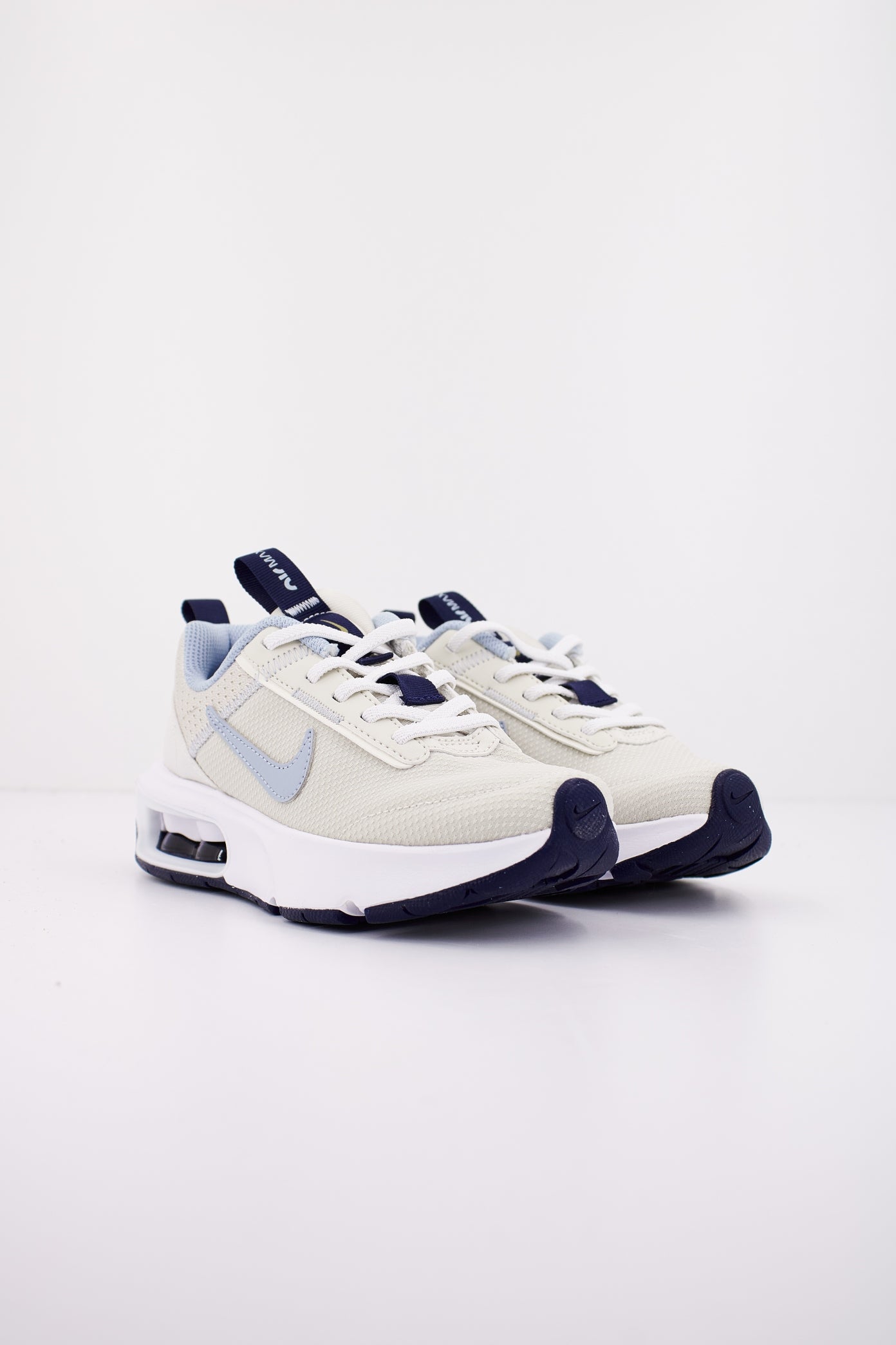 NIKE INTRLK  LITTL en color BEIS  (2)