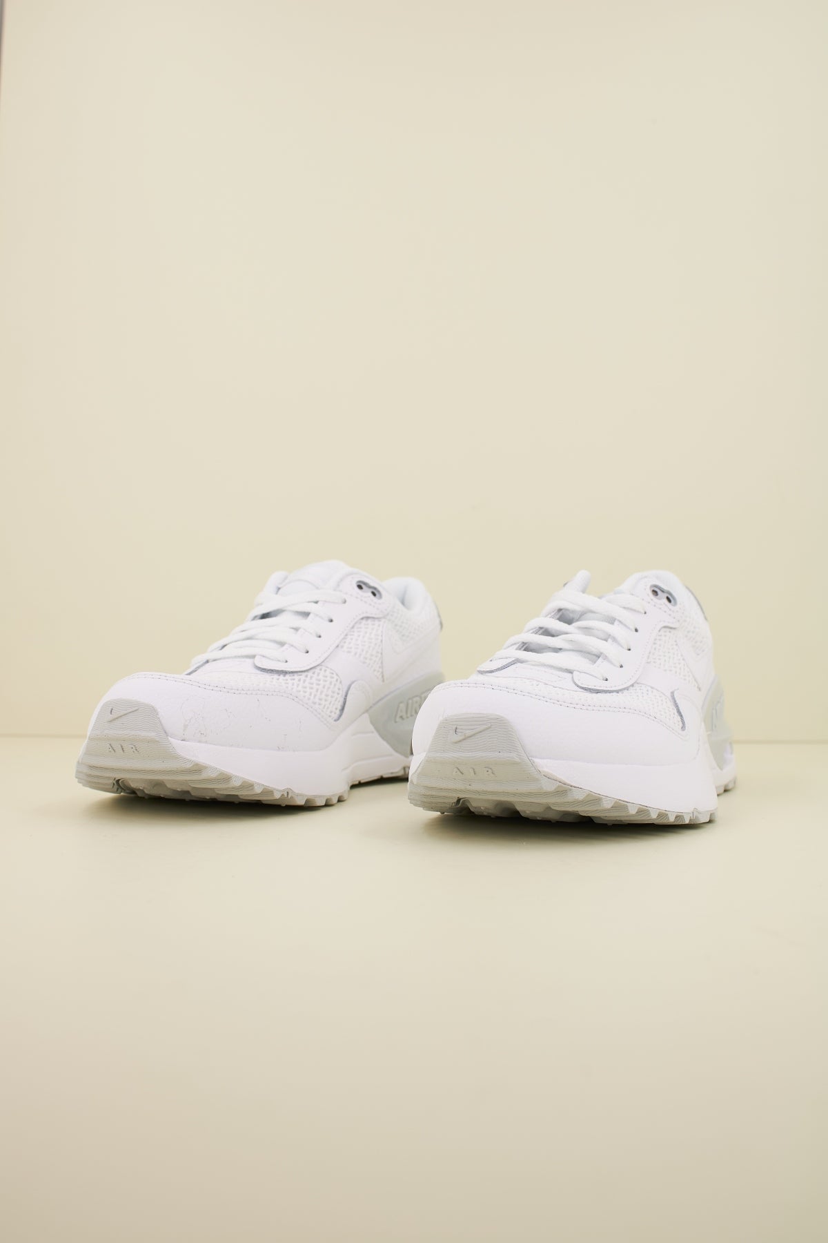 NIKE  MAX SYSTM en color BLANCO  (2)