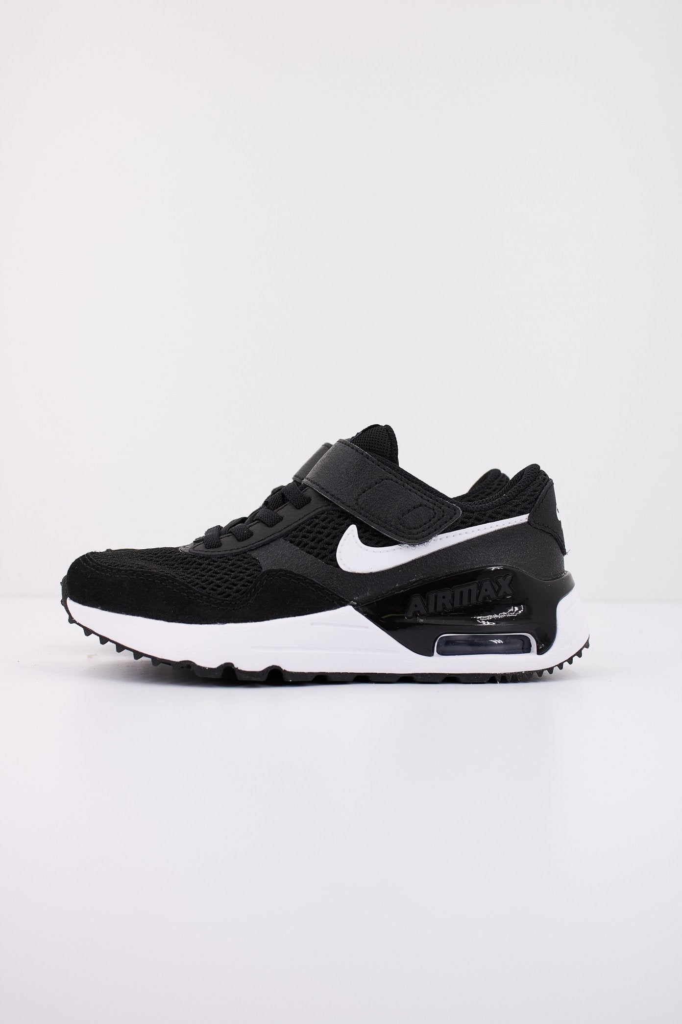 NIKE MAX SYSTM en color NEGRO  (1)