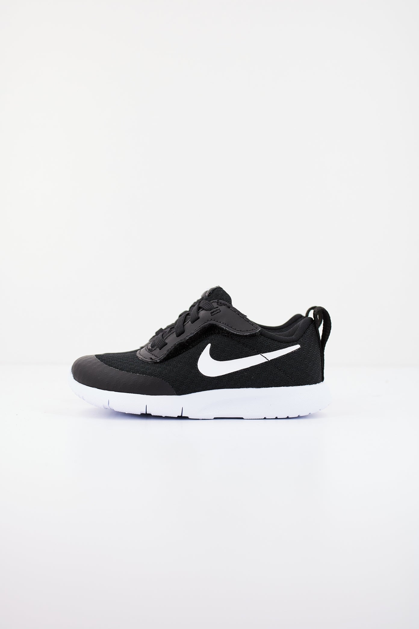 NIKE TANJUN EZ BABY/TODDLER en color NEGRO  (1)