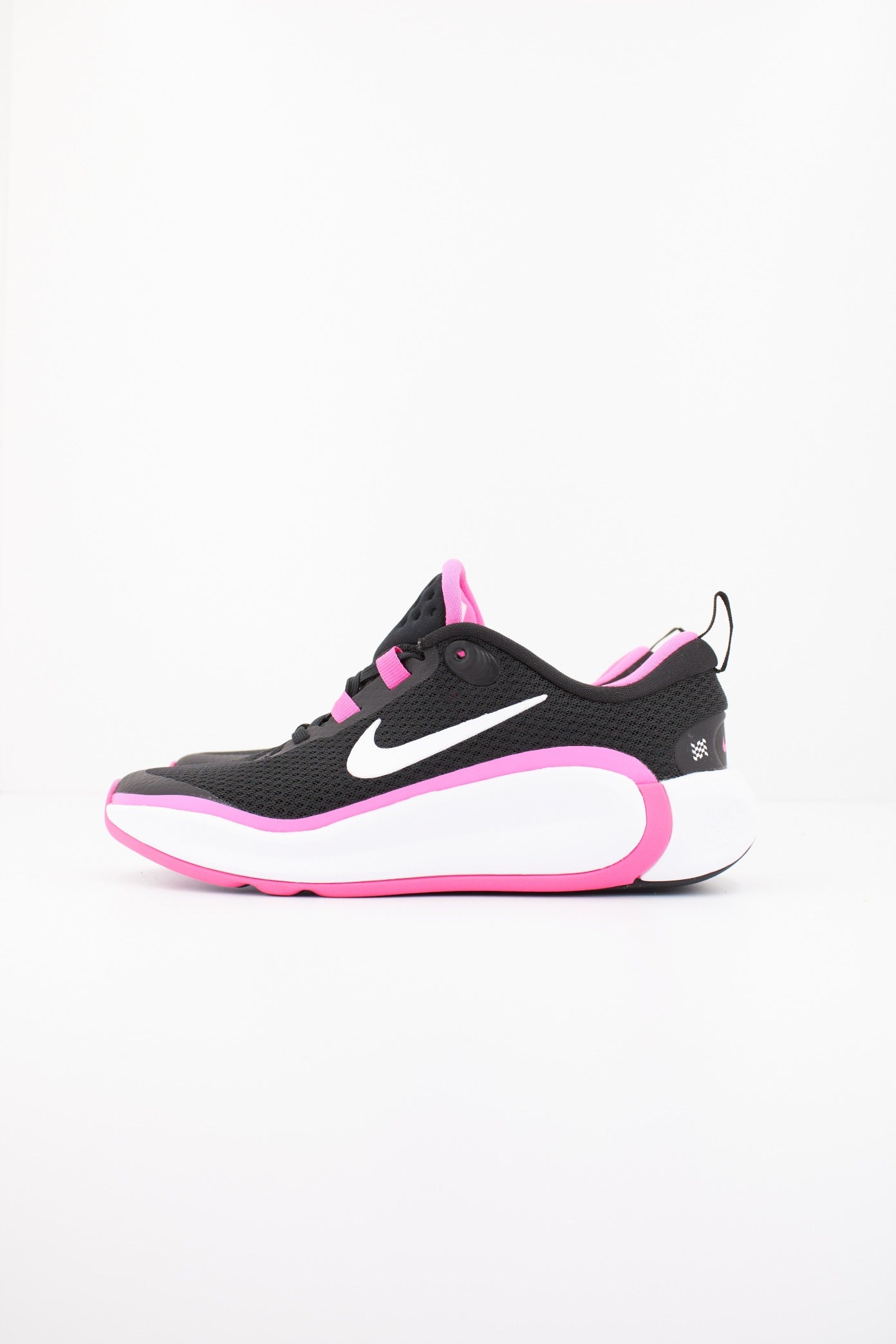 NIKE KIDFINITY BIG KIDS' SHO en color NEGRO  (1)