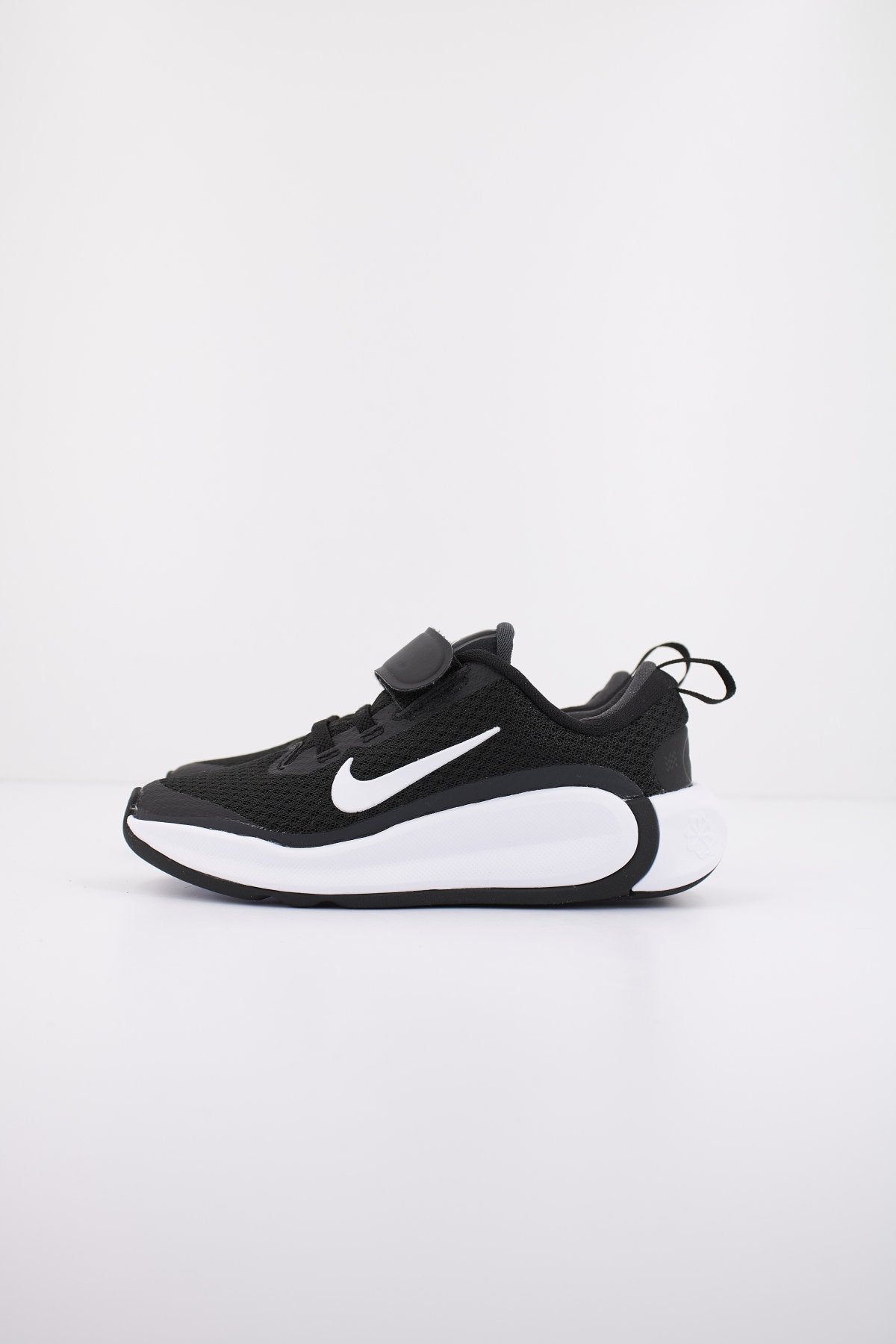 NIKE INFINITY FLOW en color NEGRO  (1)