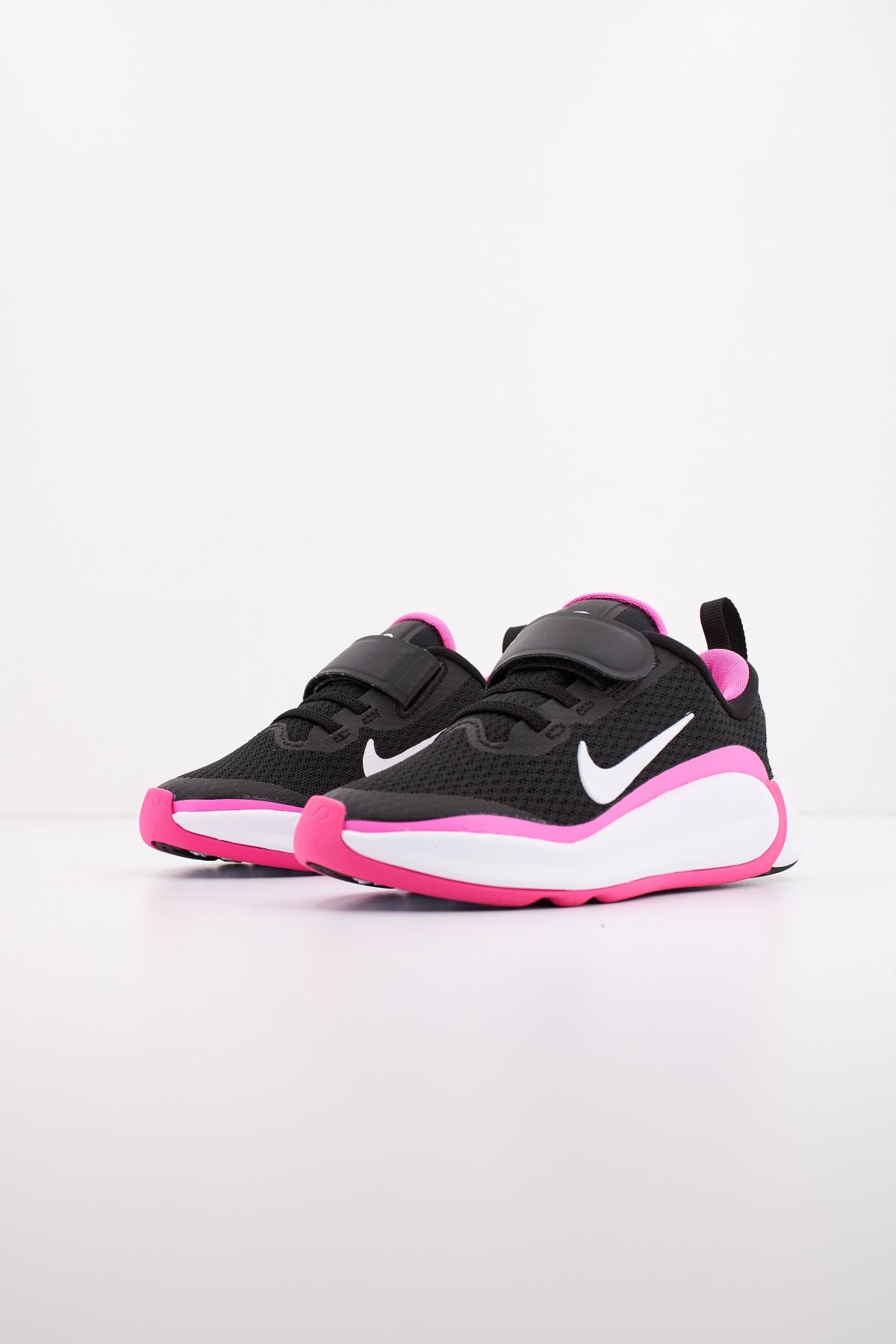 NIKE INFINITY FLOW en color NEGRO  (2)