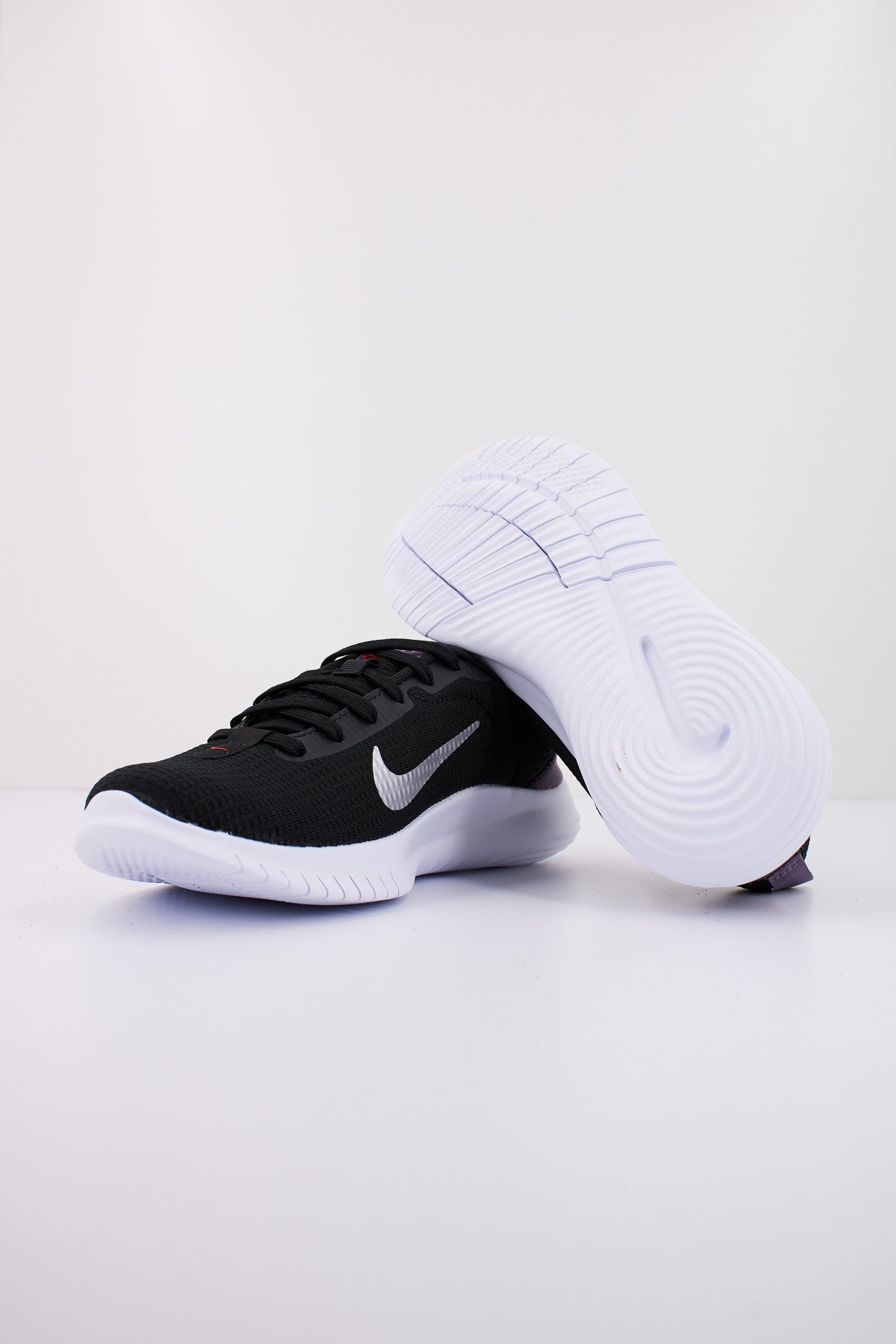 NIKE FLEX EXPERIENCE RN  en color NEGRO  (4)