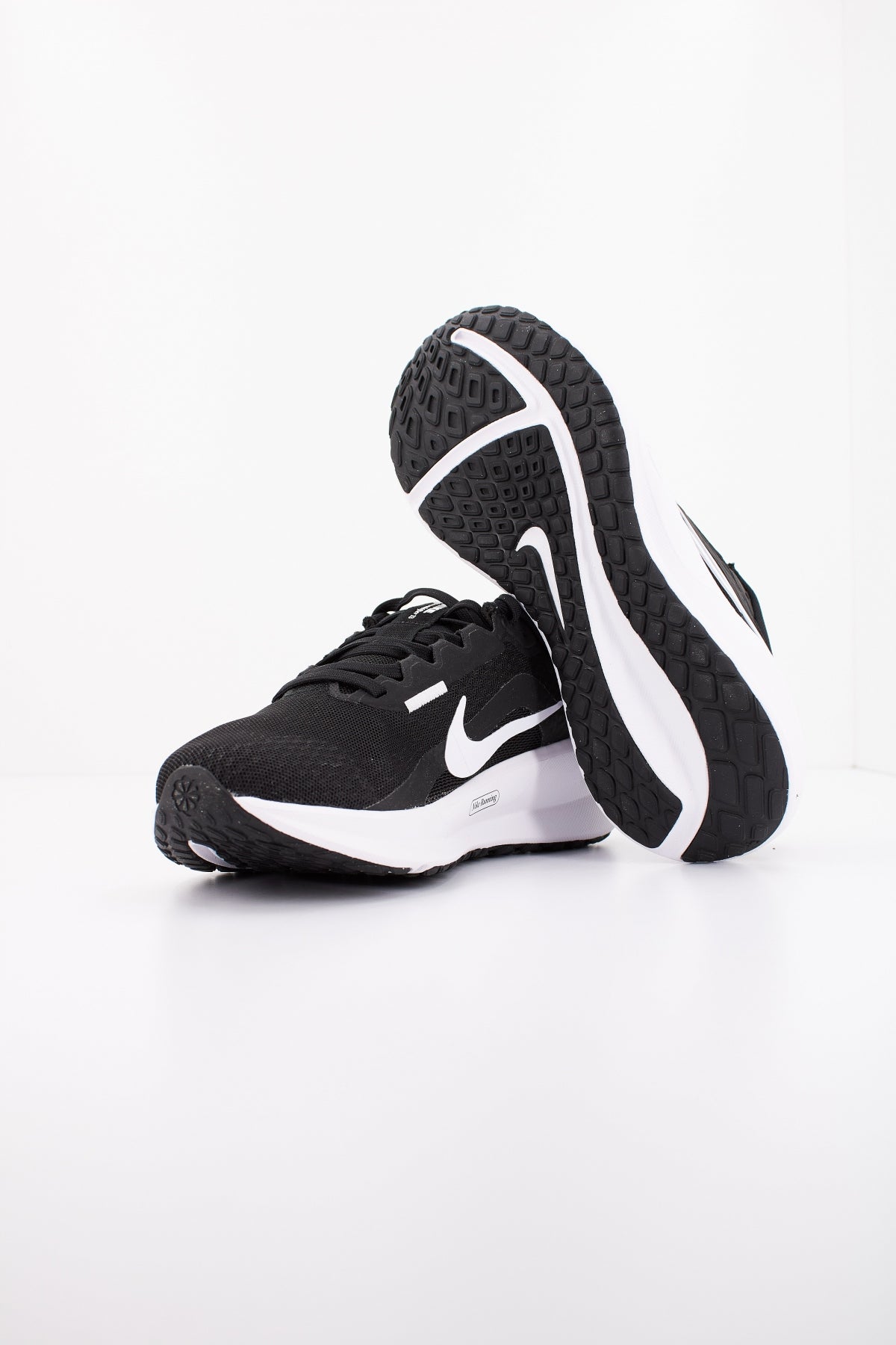 NIKE DOWNSHIFTER  en color NEGRO  (4)