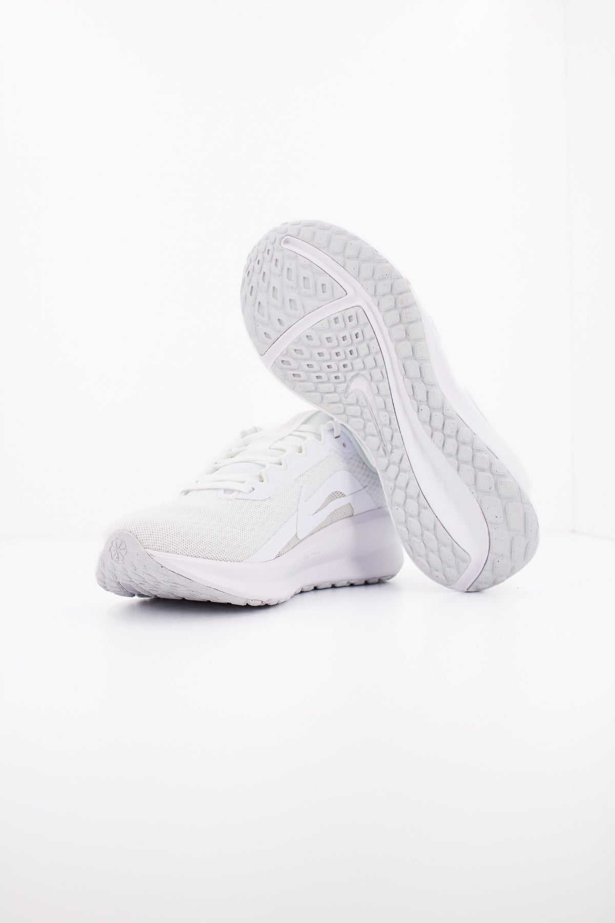 NIKE DOWNSHIFTER  en color BLANCO  (4)