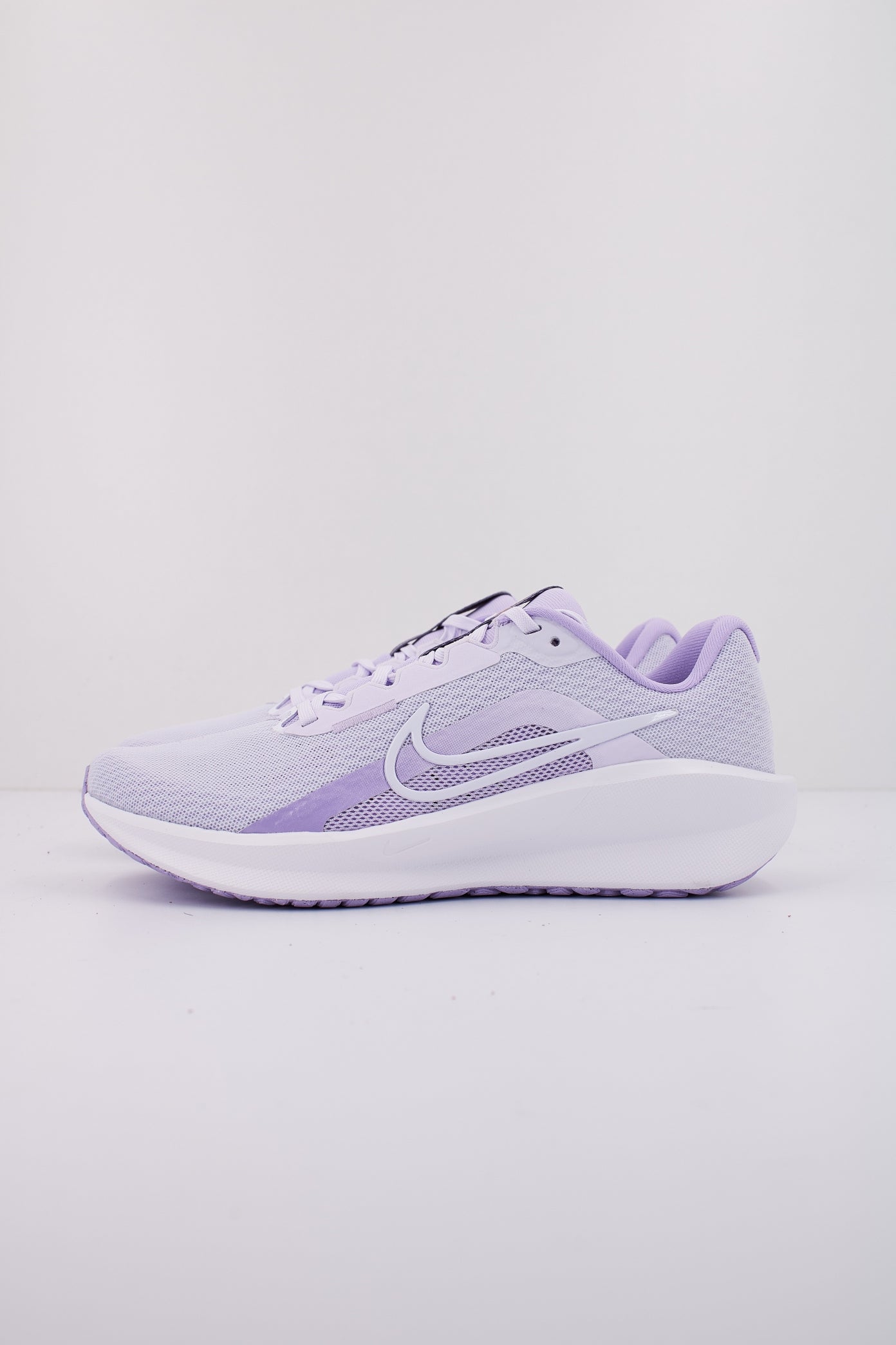 NIKE DOWNSHIFTER  en color VIOLETA  (1)