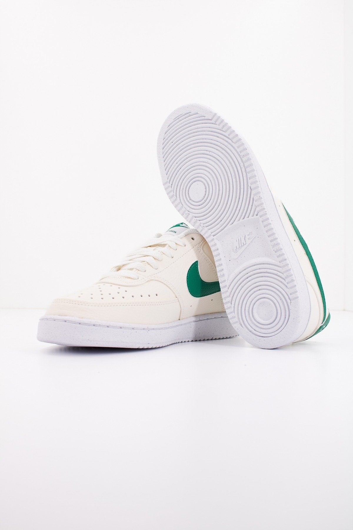 NIKE W NIKE COURT en color BEIS  (4)