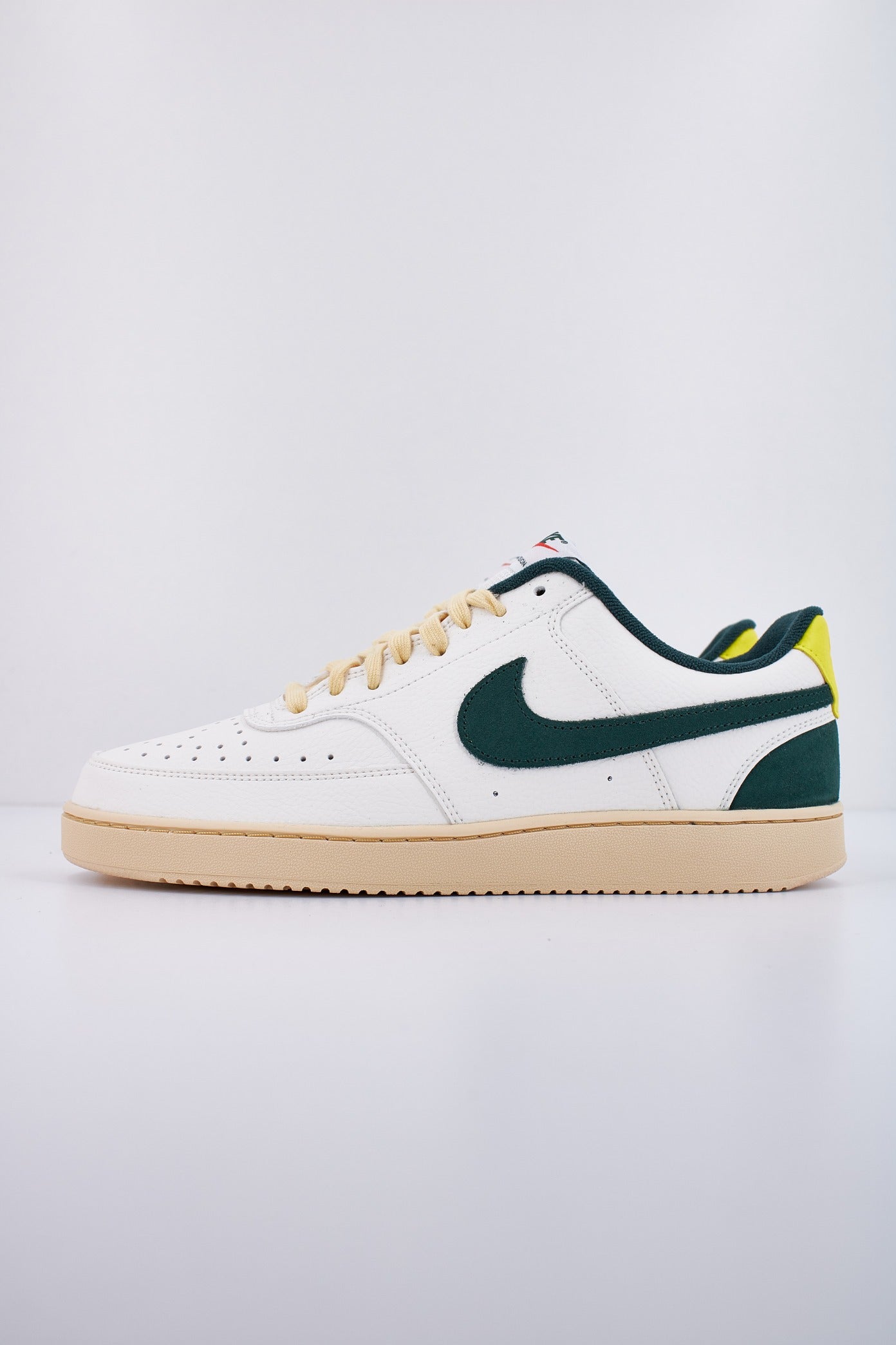 NIKE NIKE COURT VISION en color VERDE  (1)