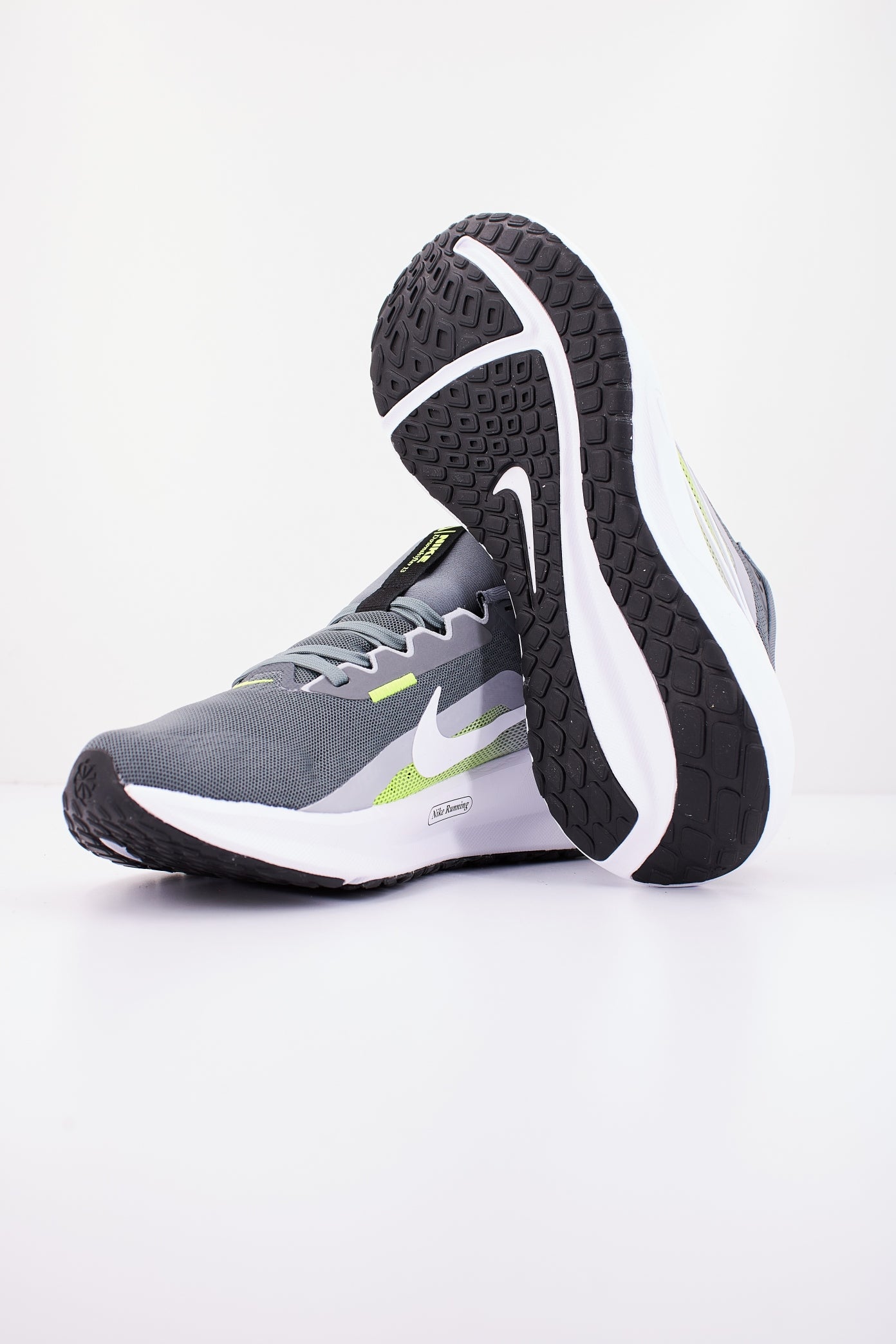 NIKE DOWNSHIFTER  en color GRIS  (4)