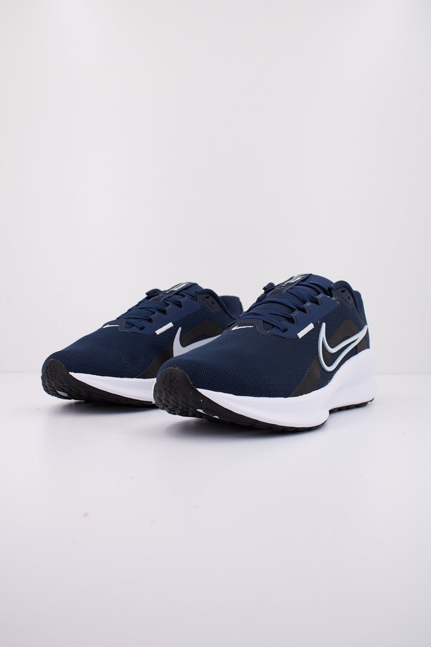 NIKE DOWNSHIFTER  en color AZUL  (2)