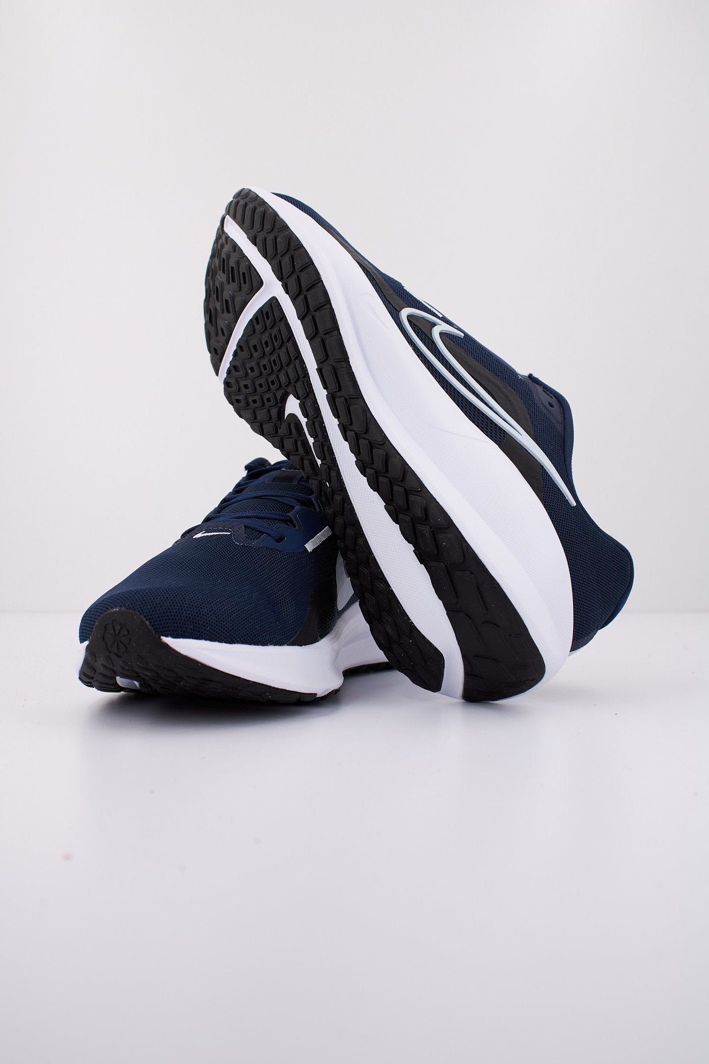 NIKE DOWNSHIFTER  en color AZUL  (4)