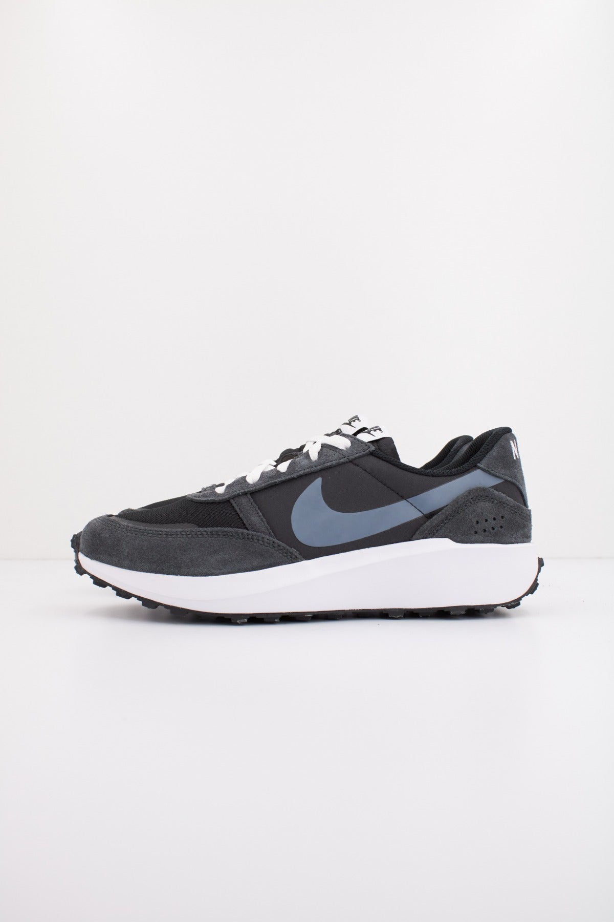 NIKE WAFFLE DEBUT en color GRIS  (1)