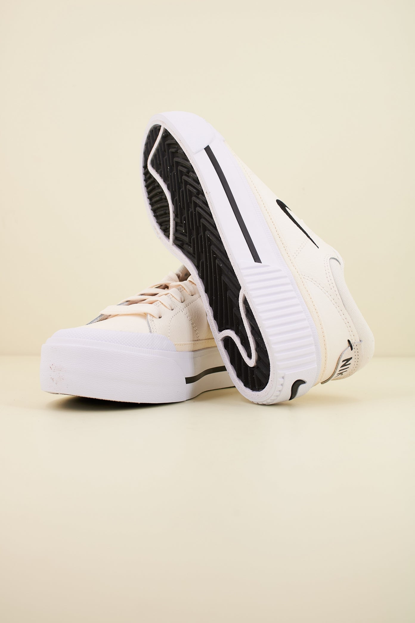 NIKE COURT LEGACY LIFT en color BEIS  (4)