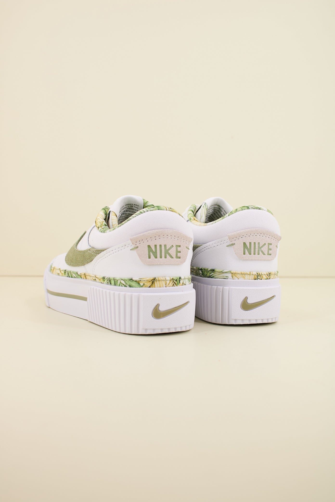 NIKE COURT LEGACY LIFT en color BLANCO  (3)