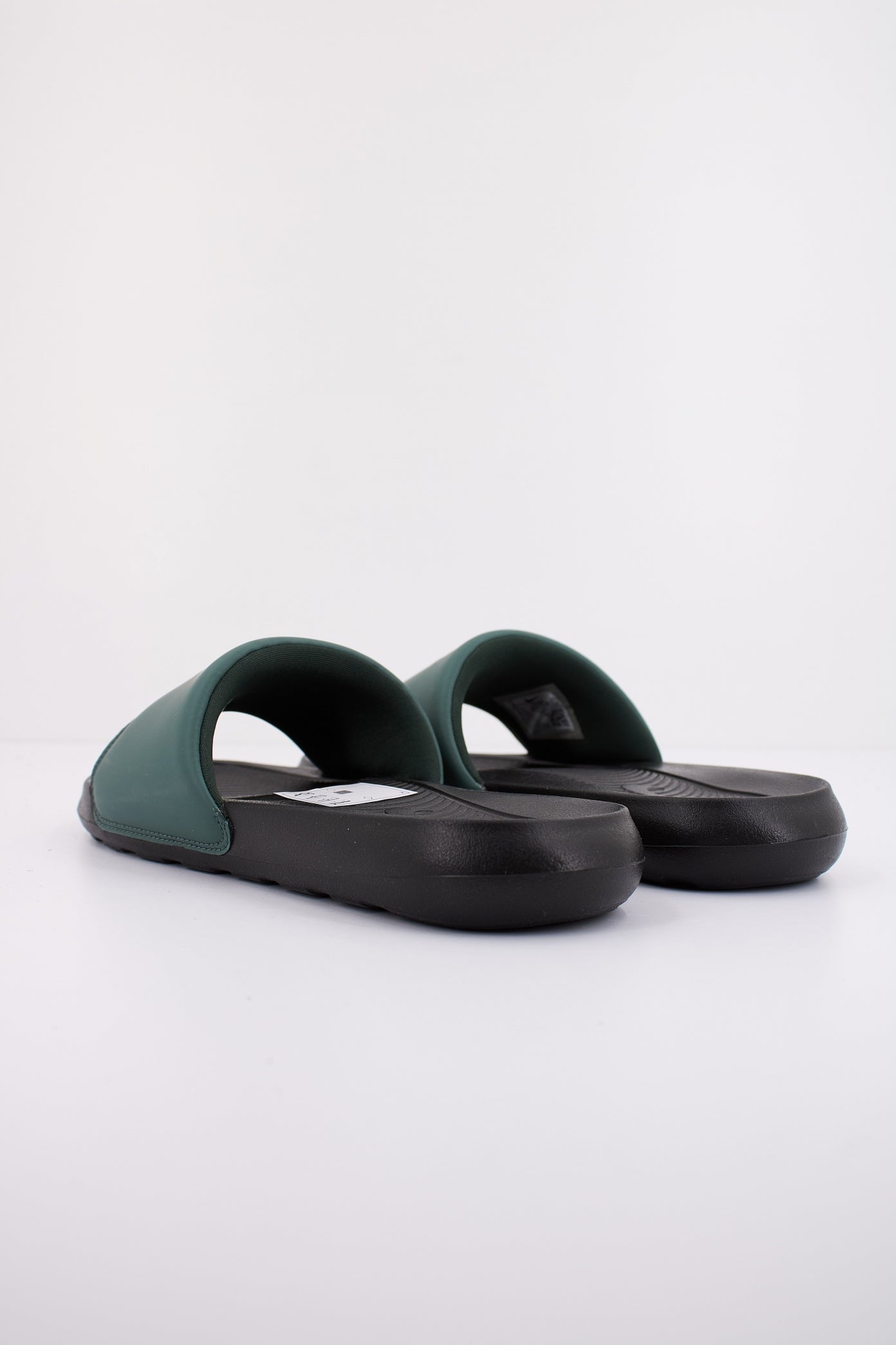 NIKE VICTORY ONE SLIDE SWSH en color VERDE  (4)