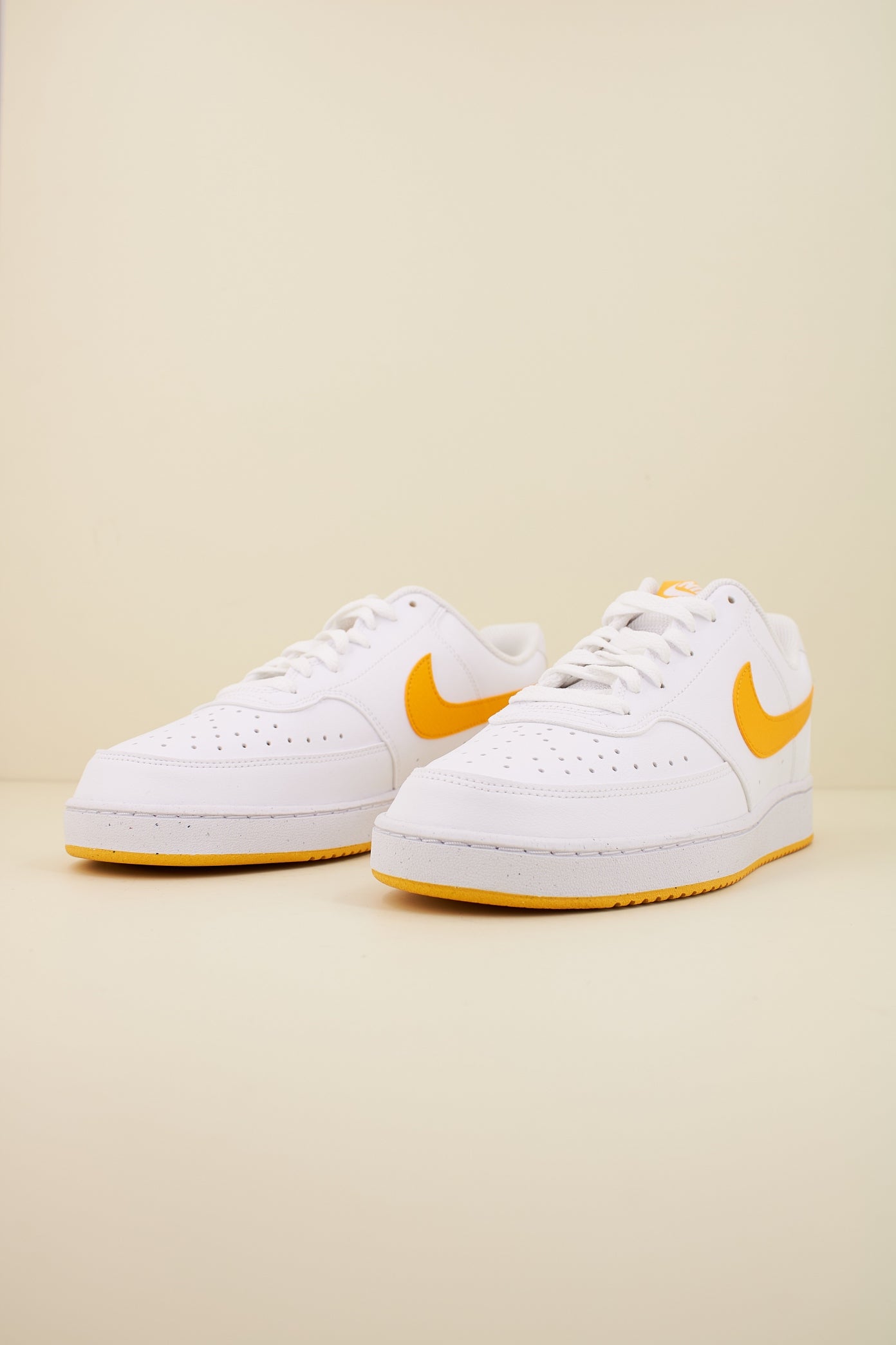 NIKE COURT VISION LOW NEXT NATURE en color BEIS  (2)