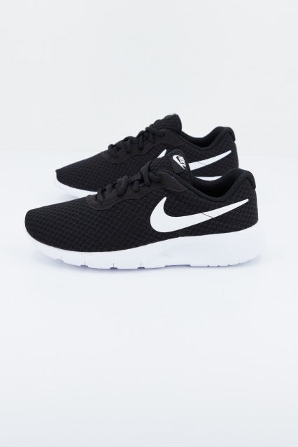 NIKE TANJUN en color NEGRO  (2)