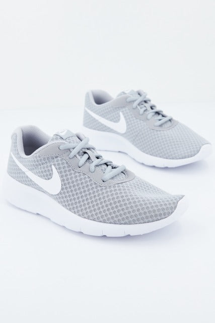 NIKE TANJUN en color GRIS  (2)