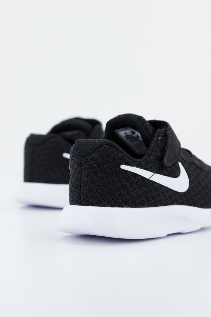 NIKE TANJUN  en color NEGRO  (3)