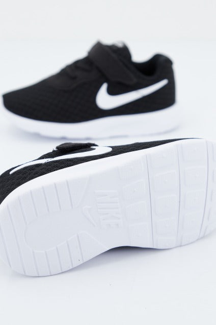 NIKE TANJUN  en color NEGRO  (4)