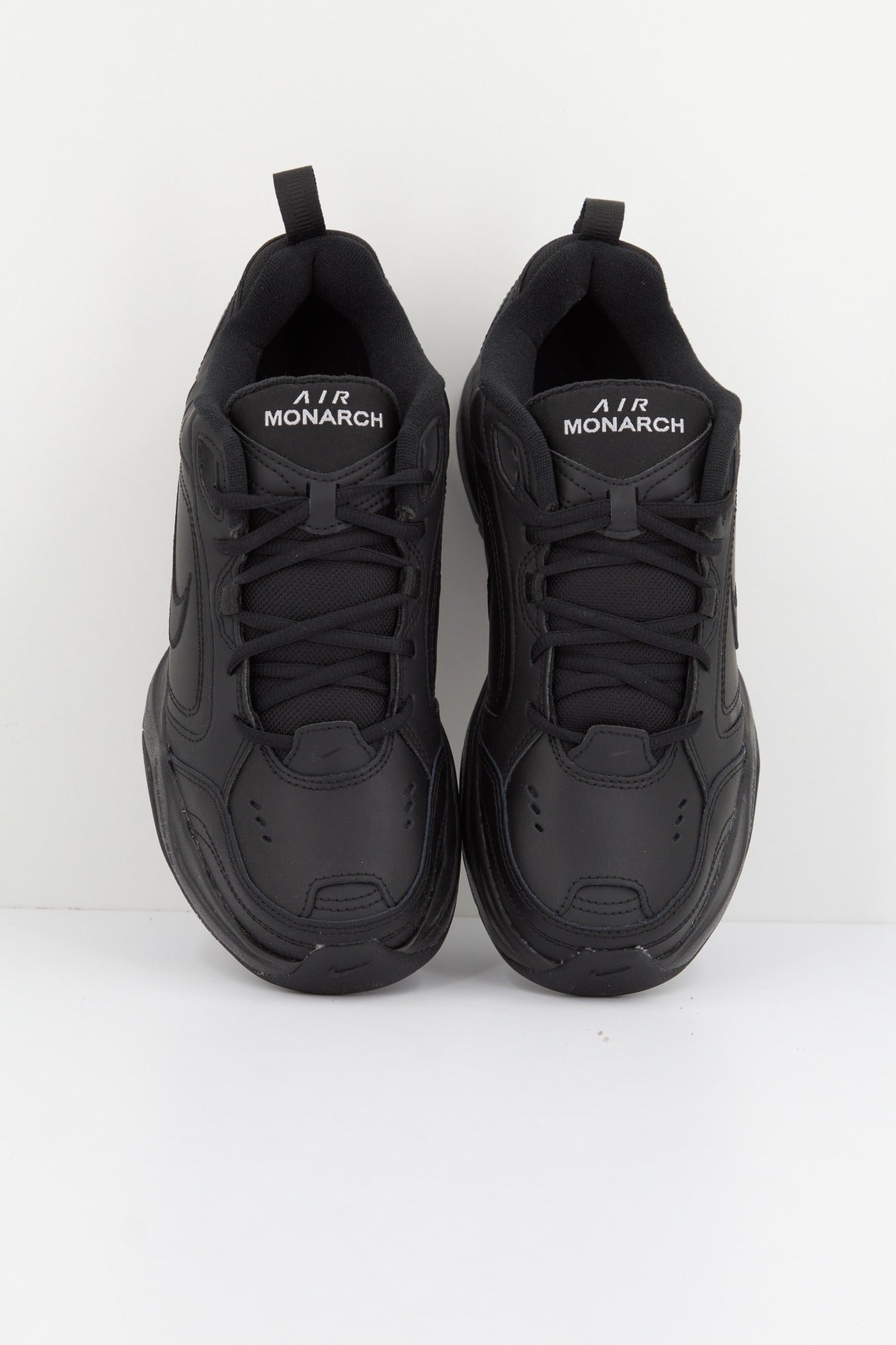 NIKE AIR MONARCH IV en color NEGRO  (2)