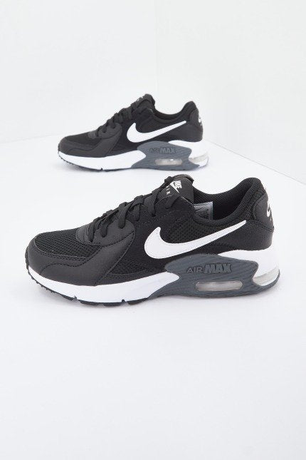 NIKE MAX EXCEE en color NEGRO  (1)