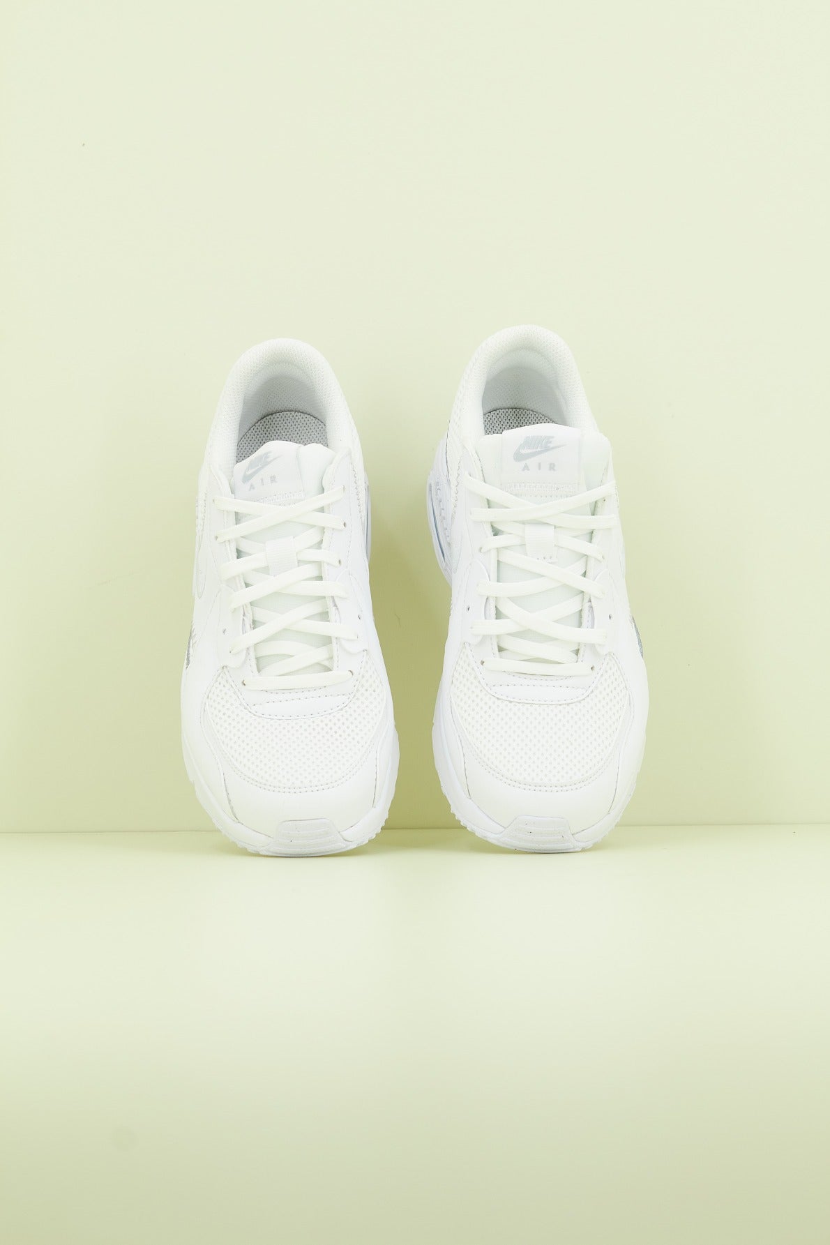 NIKE AIR MAX EXCEE en color BLANCO  (2)