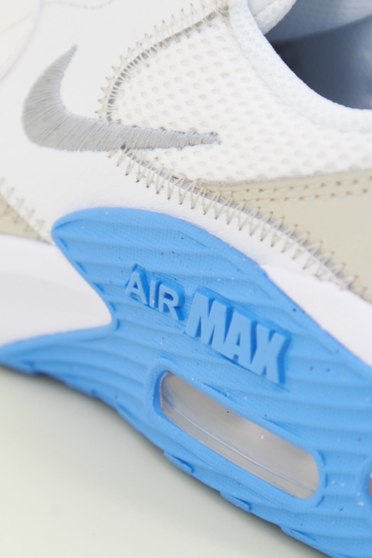 NIKE AIR MAX EXCEE en color BLANCO  (3)