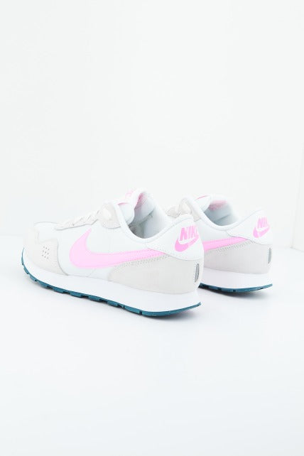 NIKE  MD VALIANT BIG KIDS' SH en color BLANCO  (2)