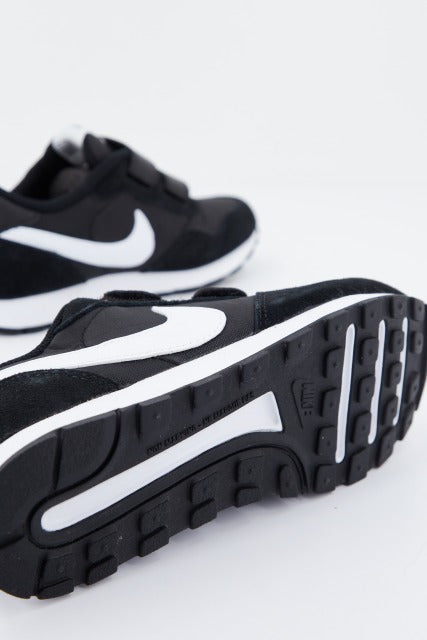 NIKE MD VALIANT en color NEGRO  (4)