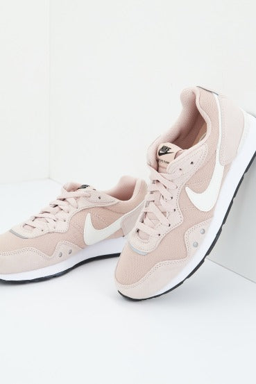 NIKE VENTURE RUNNER WOMEN'S en color ROSA  (3)