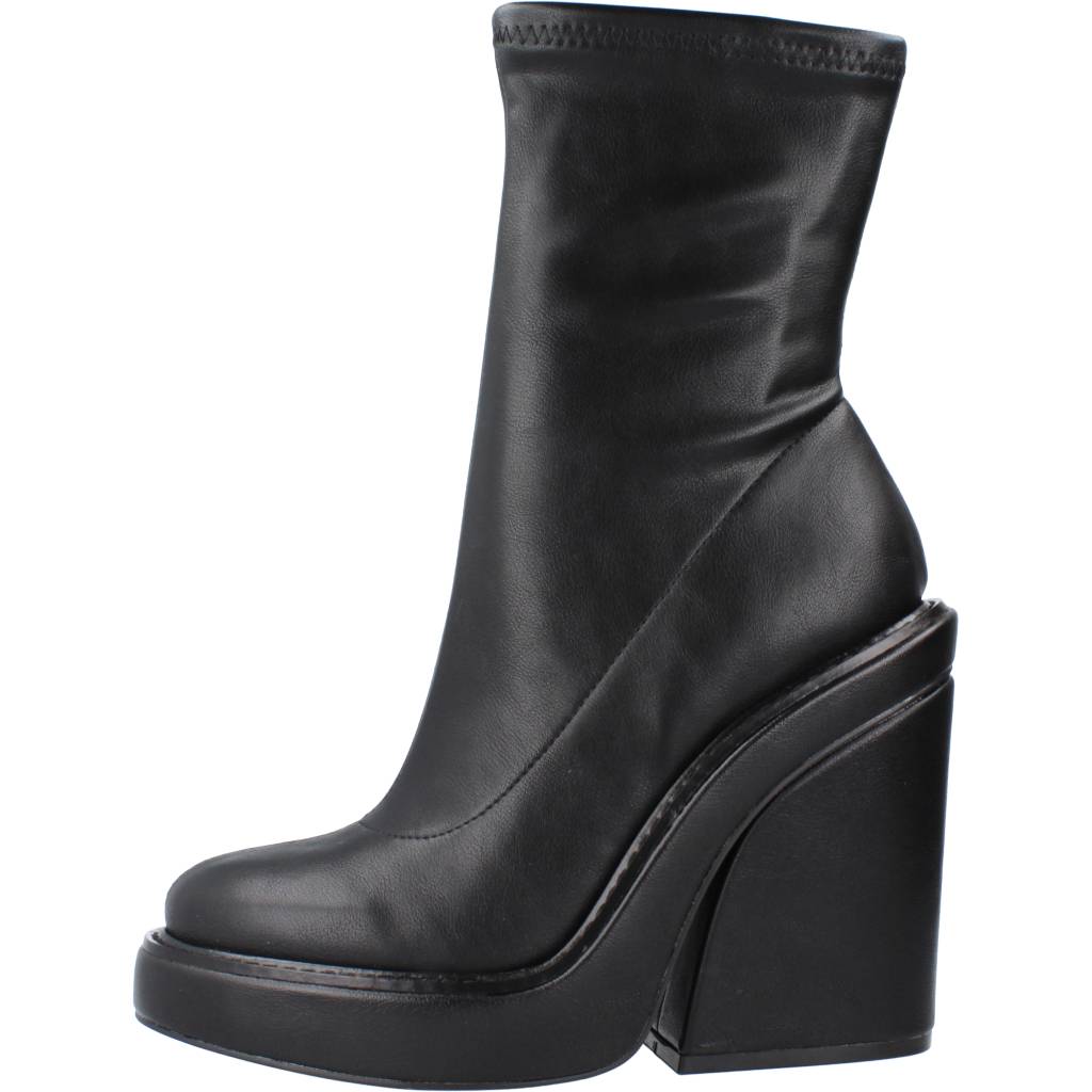 STEVE MADDEN ALL OUT en color NEGRO  (2)