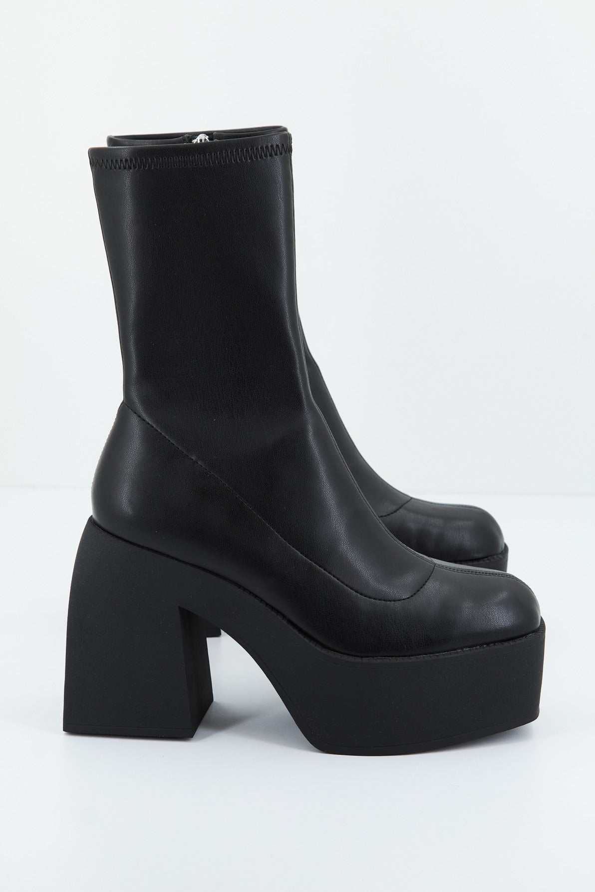 STEVE MADDEN TEKNO  en color NEGRO  (1)