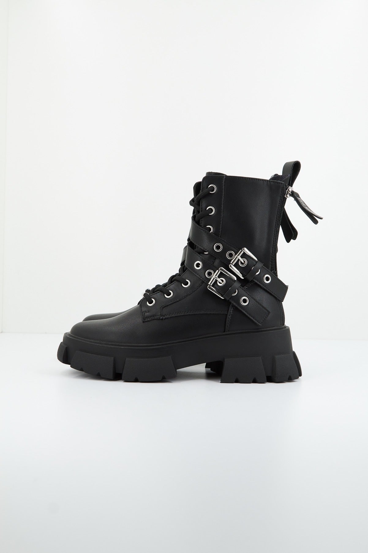 STEVE MADDEN TRACTION en color NEGRO  (1)