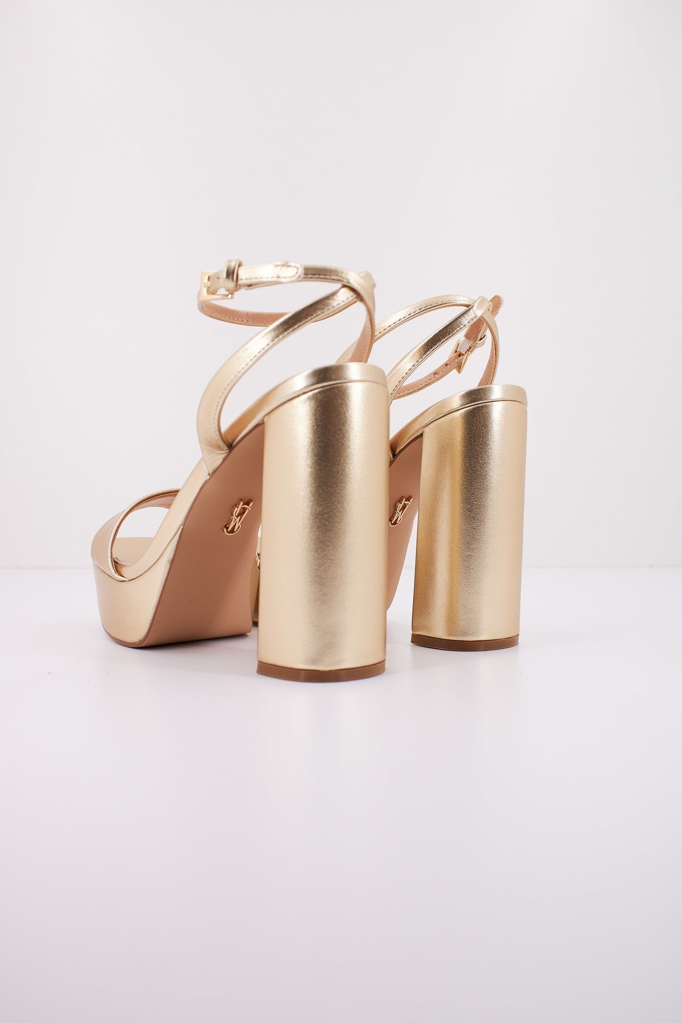 STEVE MADDEN LESSA en color ORO  (3)